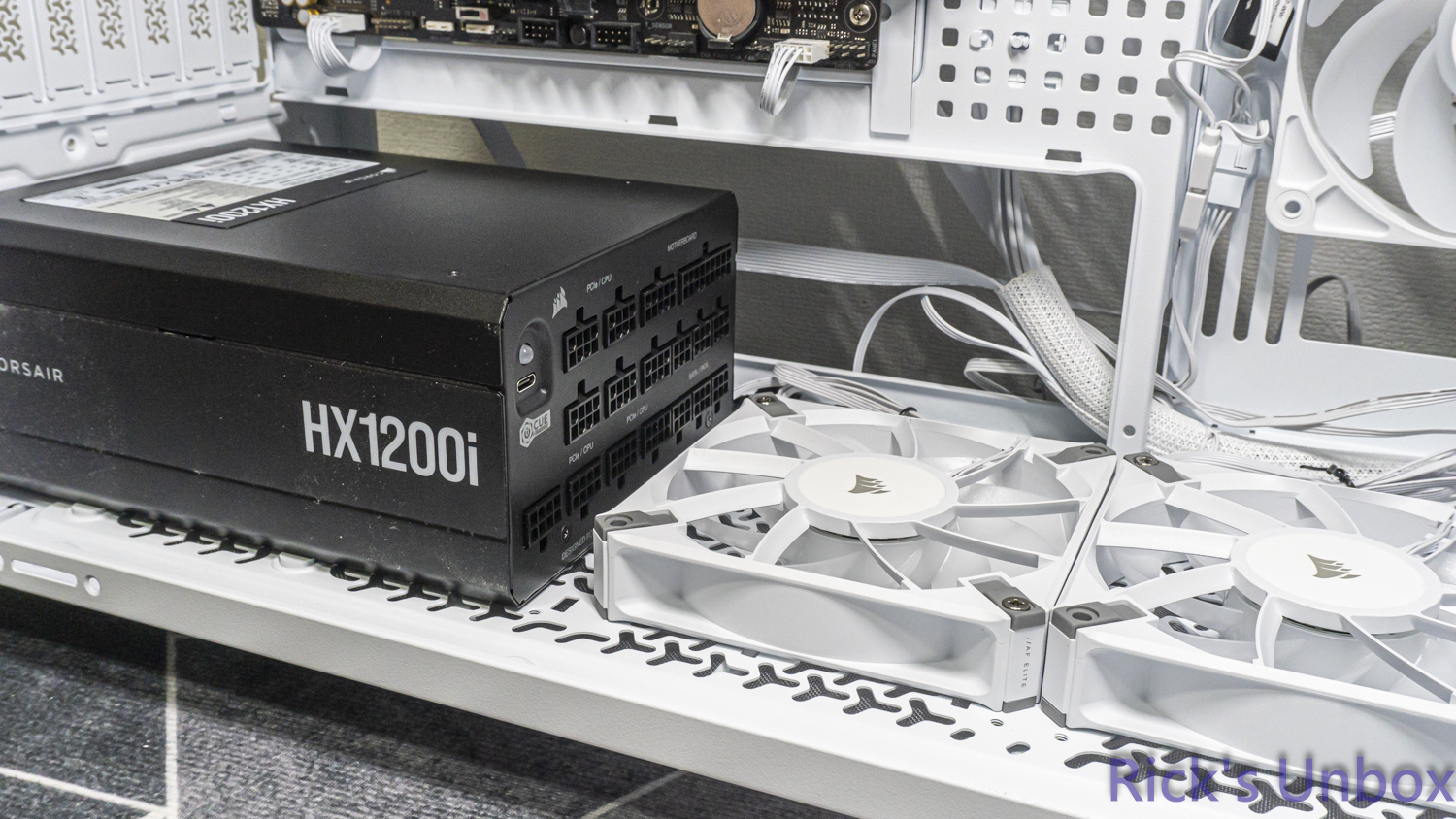 【開箱】高模組化頂級中塔機殼 | CORSAIR FRAME 5000D RS ARGB WHITE4288|小老婆汽機車資訊網