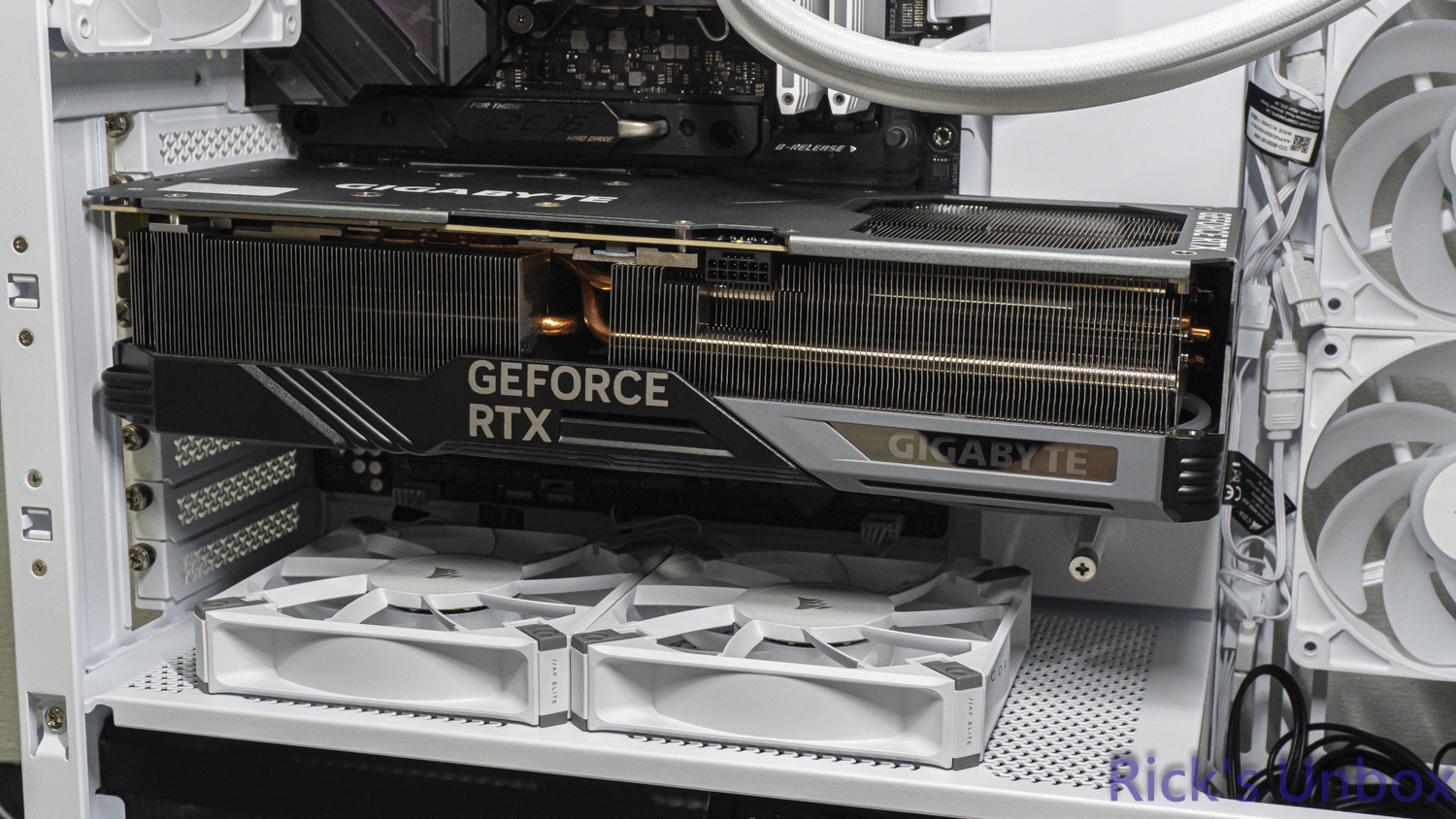 【開箱】高模組化頂級中塔機殼 | CORSAIR FRAME 5000D RS ARGB WHITE9745|小老婆汽機車資訊網