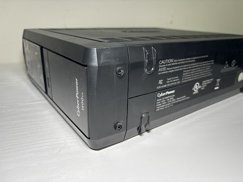 「UPS 電池故障，自行更換分享」Cyber Power 碩天 CP1500PFCLCDa1153|小老婆汽機車資訊網