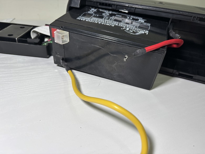 「UPS 電池故障，自行更換分享」Cyber Power 碩天 CP1500PFCLCDa7413|小老婆汽機車資訊網