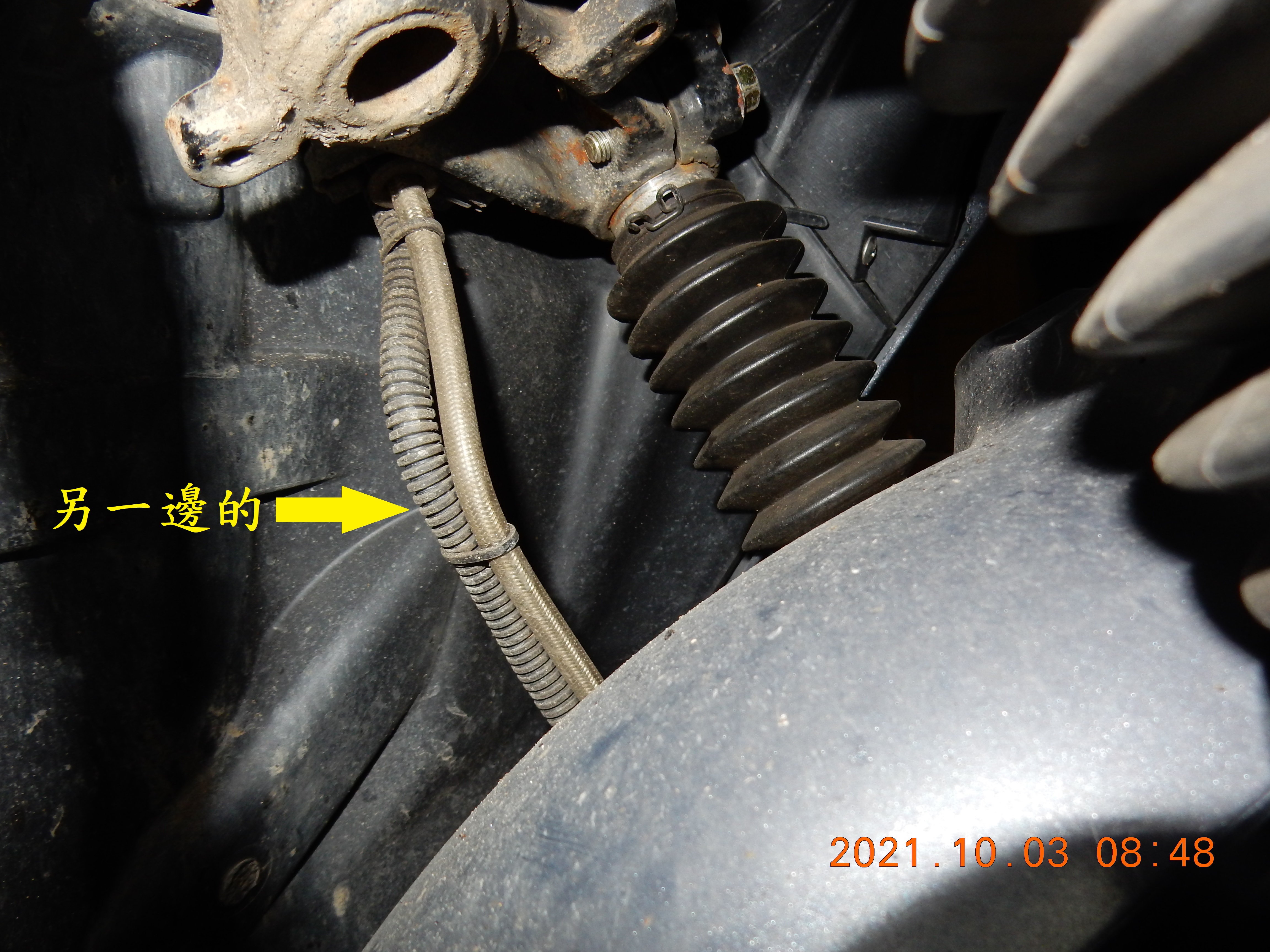 T-213-額外接的霧燈線斷修復5960|小老婆汽機車資訊網
