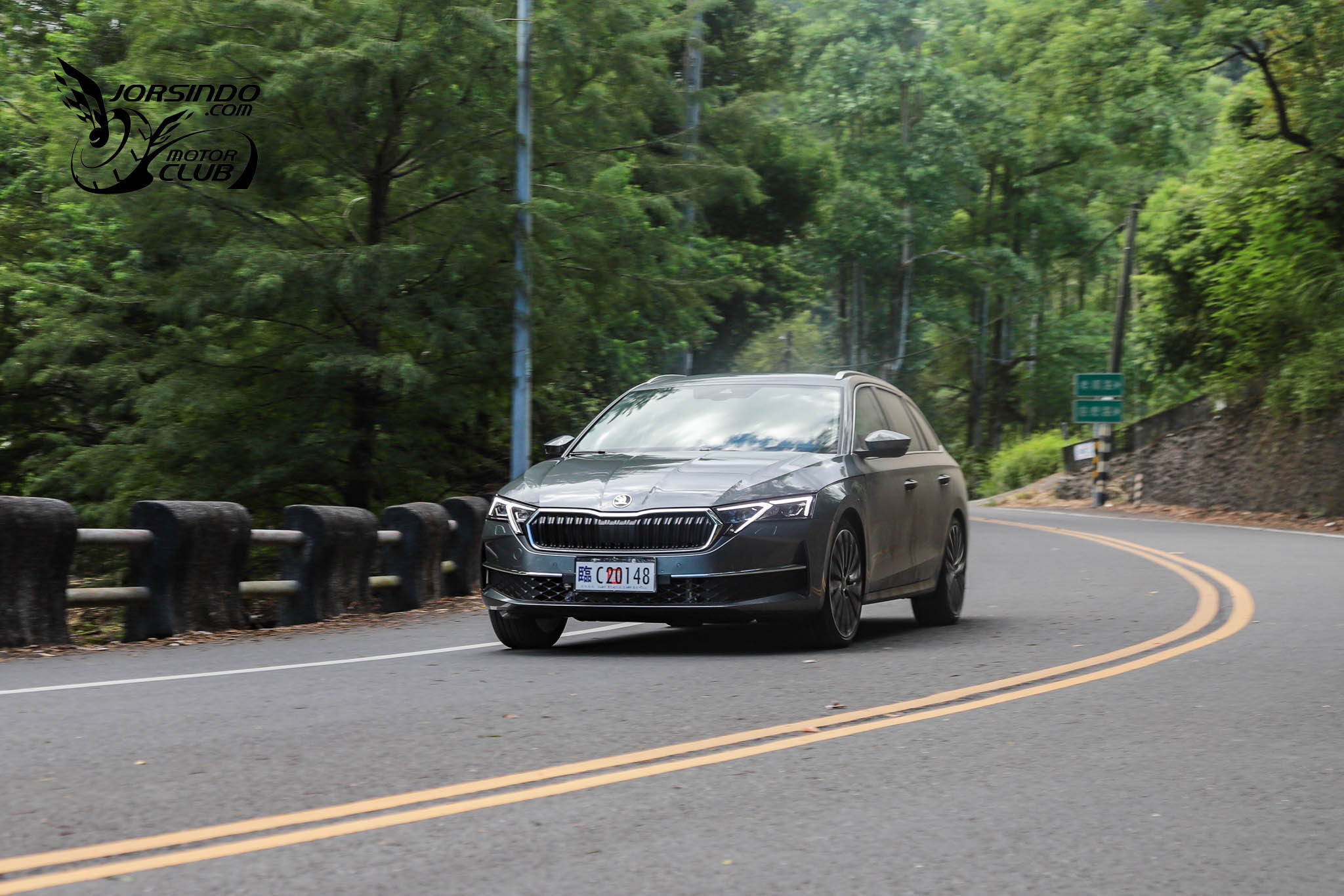 全天候操駕能手！Skoda小改款Octavia Combi 2.0 TSI 4x4試駕4509|小老婆汽機車資訊網