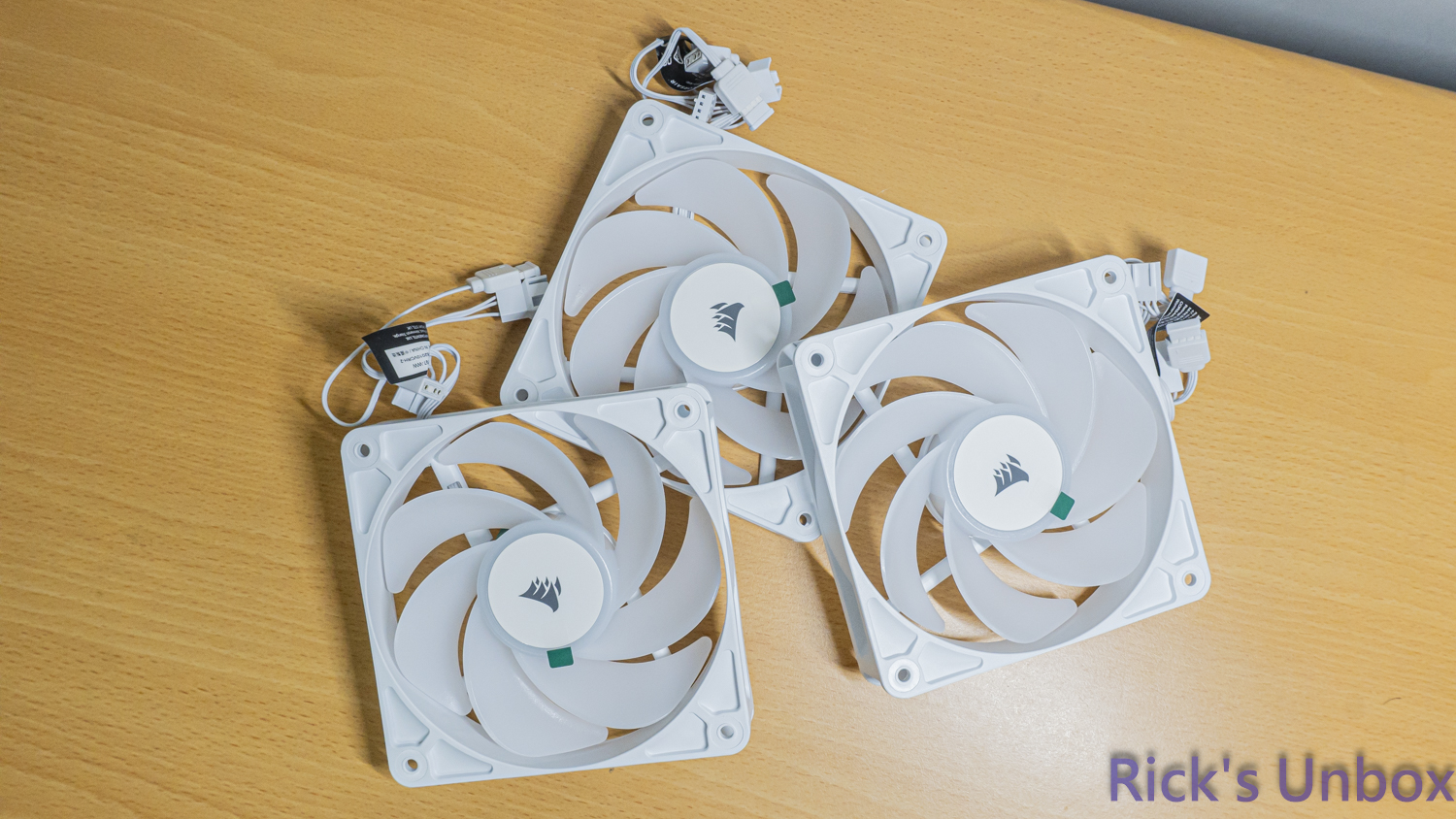 【開箱】海盜船平價短線串接風扇 | CORSAIR RS120-R ARGB PWM WHITE4112|小老婆汽機車資訊網