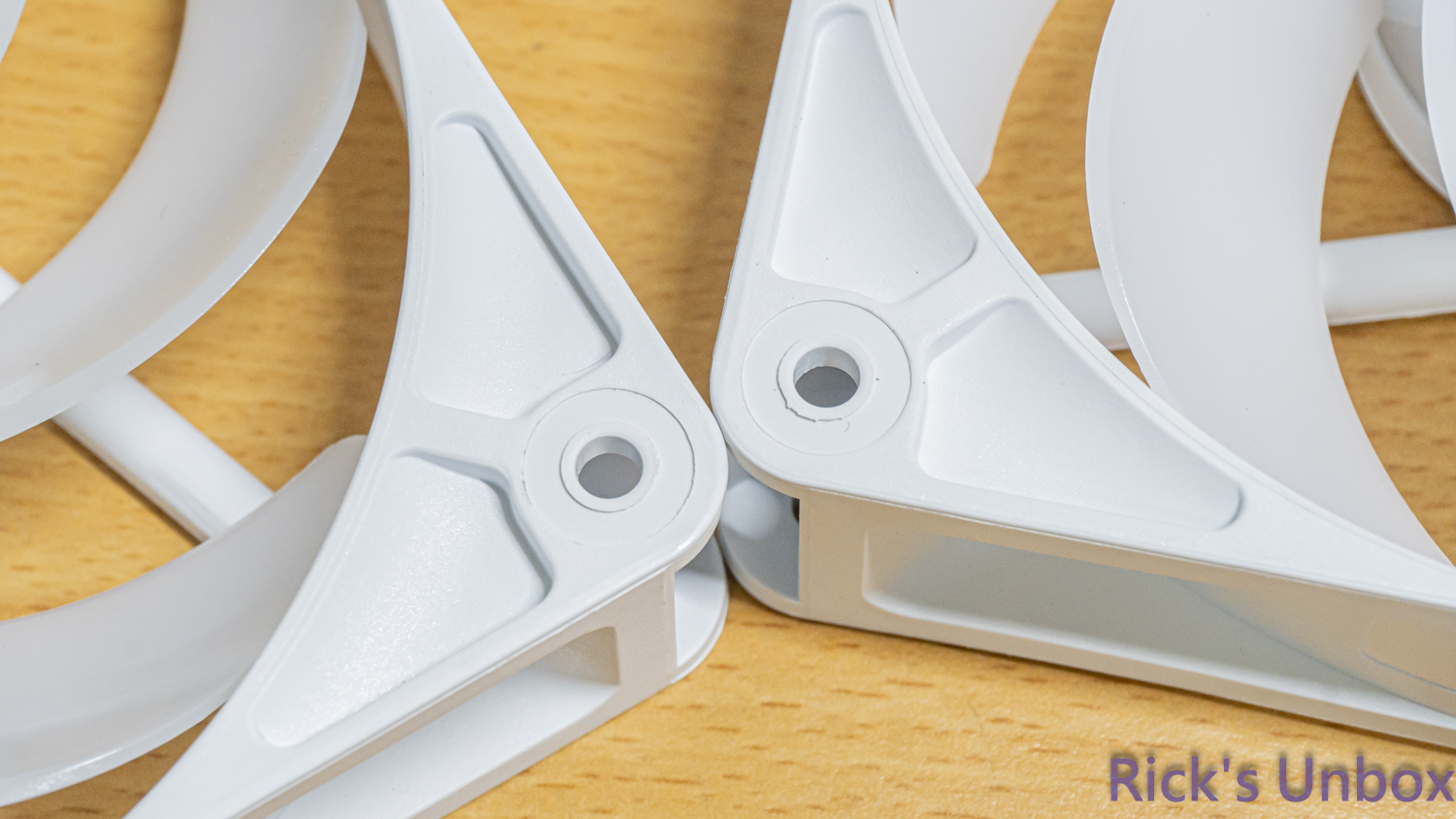 【開箱】海盜船平價短線串接風扇 | CORSAIR RS120-R ARGB PWM WHITE2547|小老婆汽機車資訊網