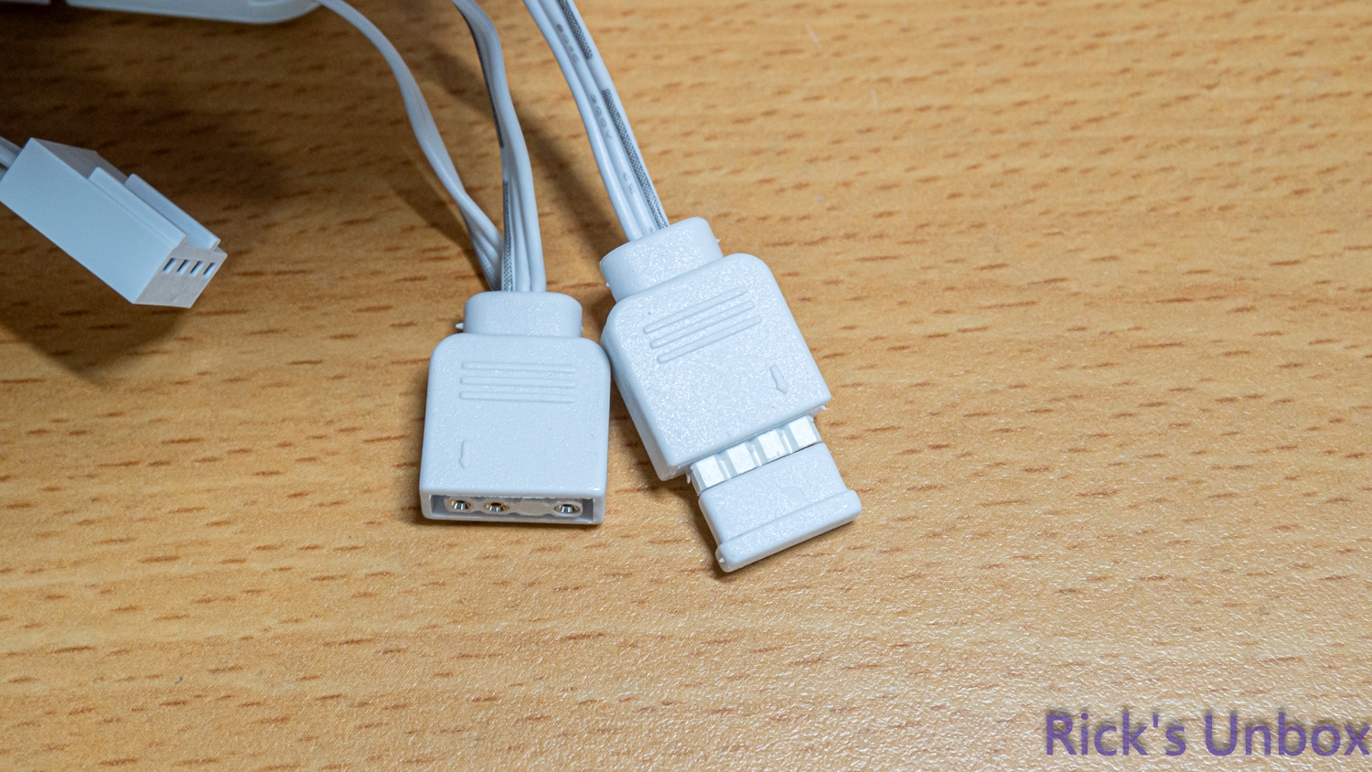 【開箱】海盜船平價短線串接風扇 | CORSAIR RS120-R ARGB PWM WHITE8847|小老婆汽機車資訊網