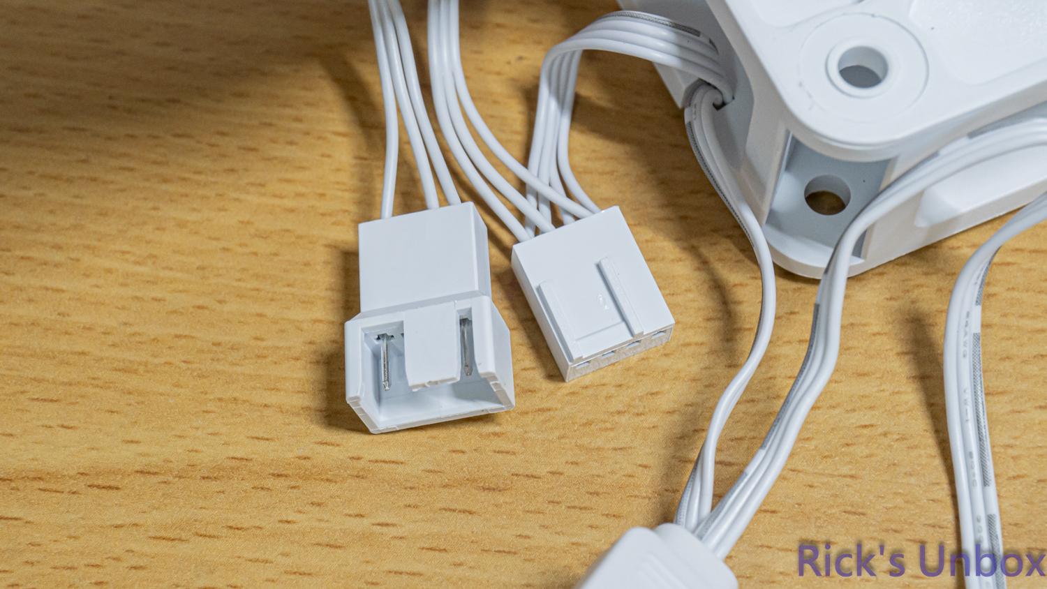 【開箱】海盜船平價短線串接風扇 | CORSAIR RS120-R ARGB PWM WHITE6803|小老婆汽機車資訊網