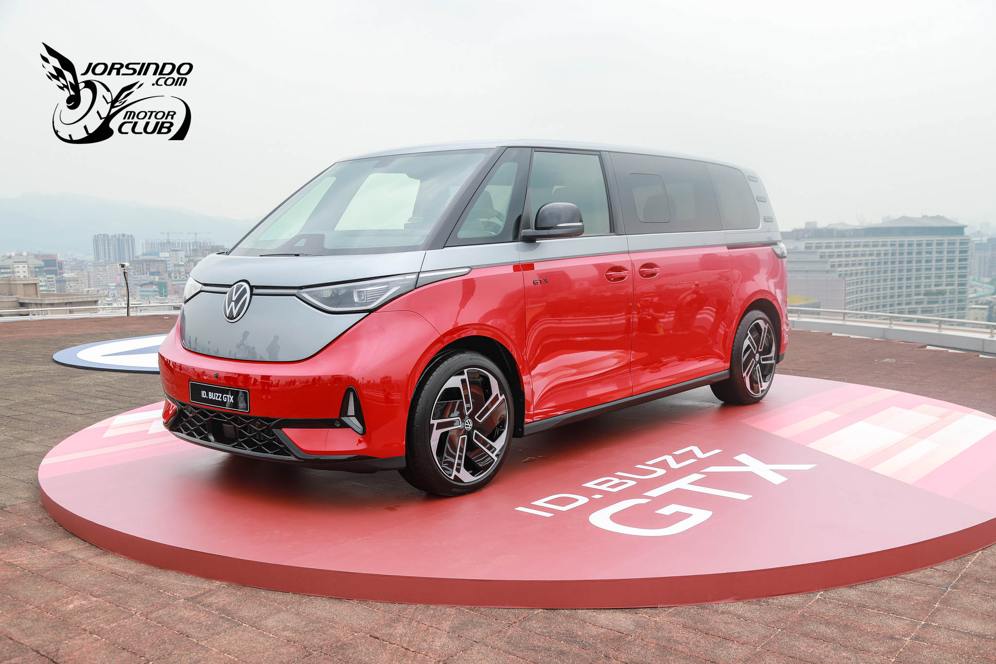 340PS熱血全家福、269.8萬起！福斯商旅ID. Buzz GTX國內上市8946|小老婆汽機車資訊網