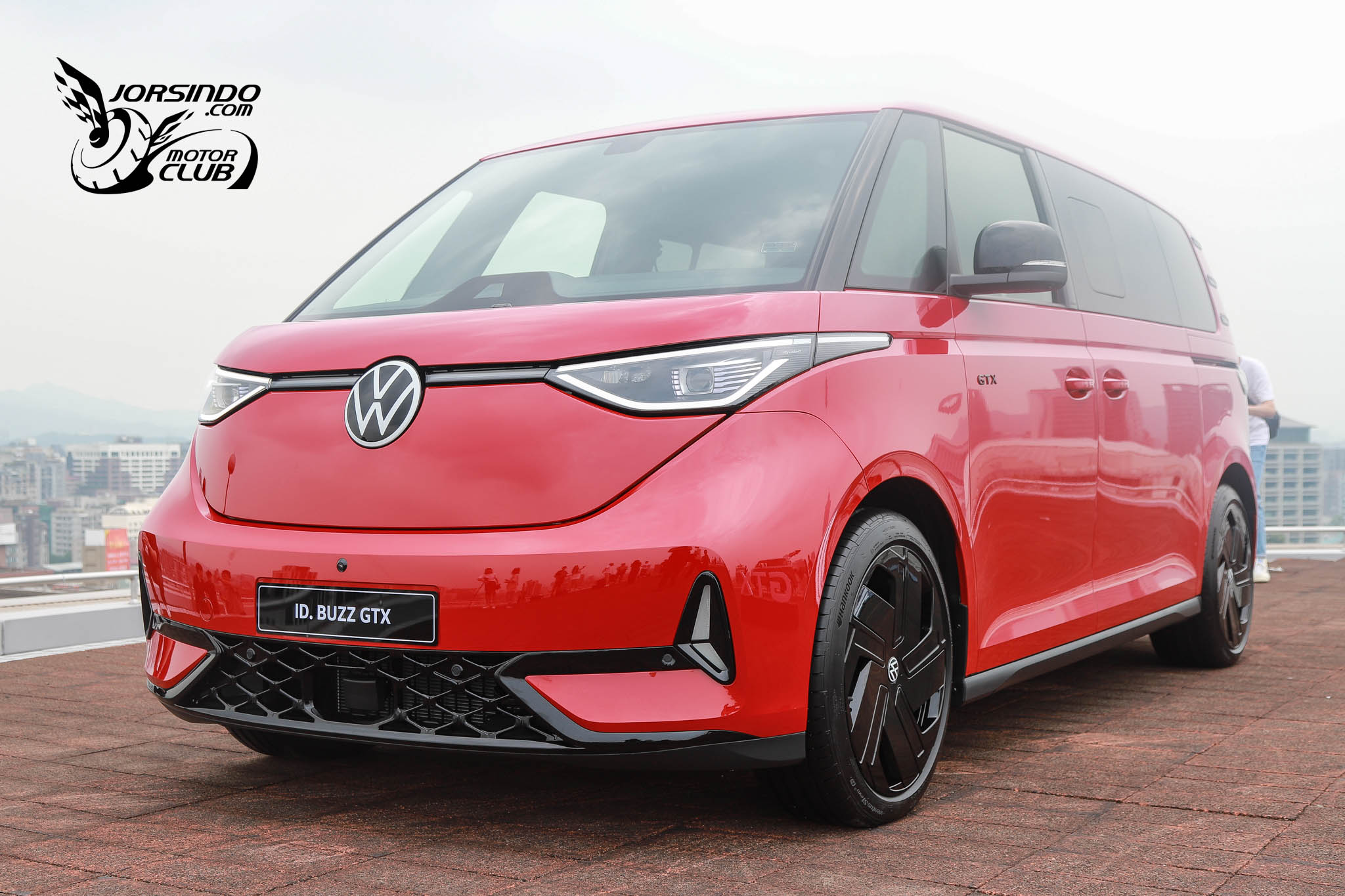 340PS熱血全家福、269.8萬起！福斯商旅ID. Buzz GTX國內上市7348|小老婆汽機車資訊網