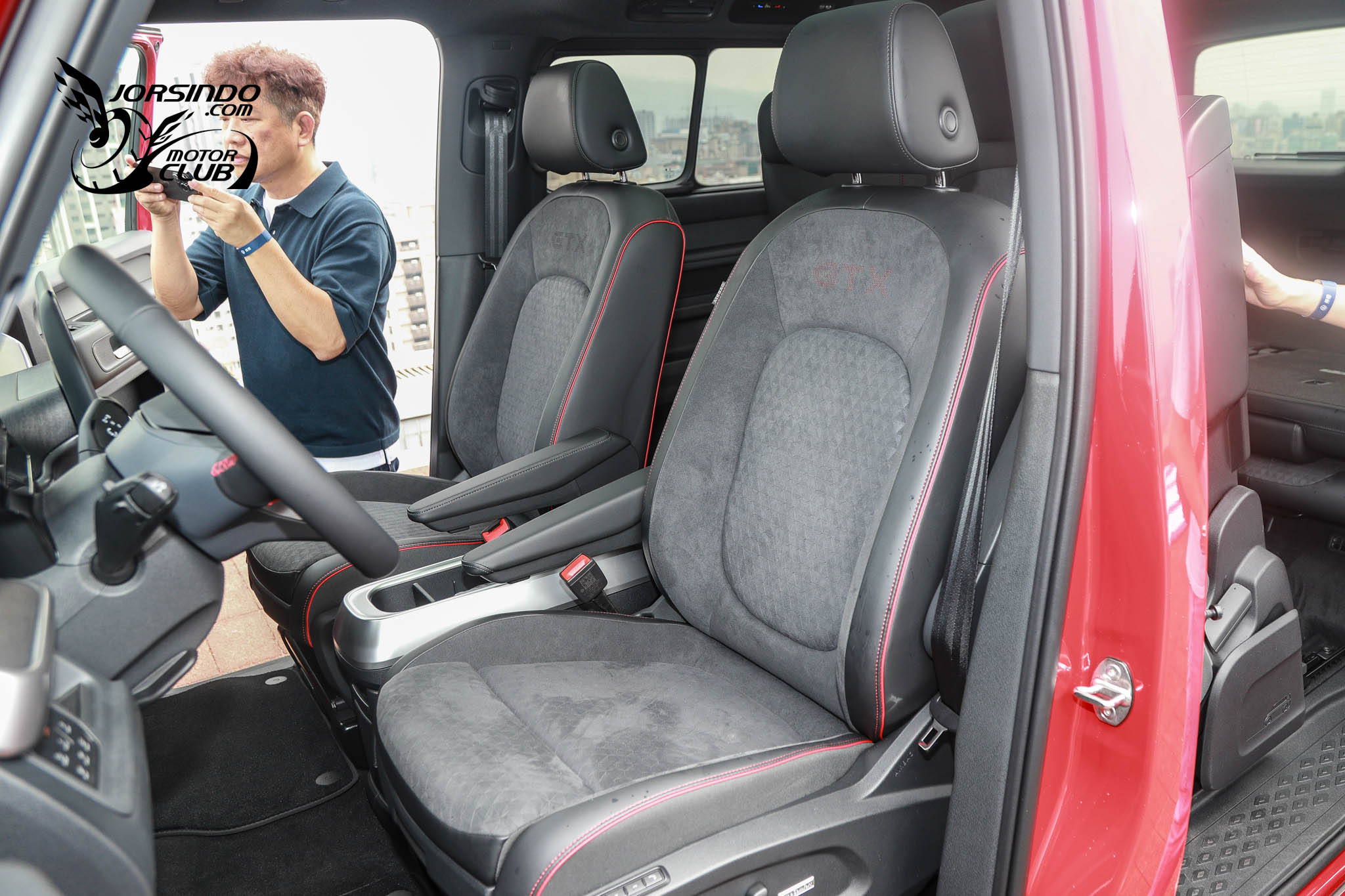 340PS熱血全家福、269.8萬起！福斯商旅ID. Buzz GTX國內上市2160|小老婆汽機車資訊網