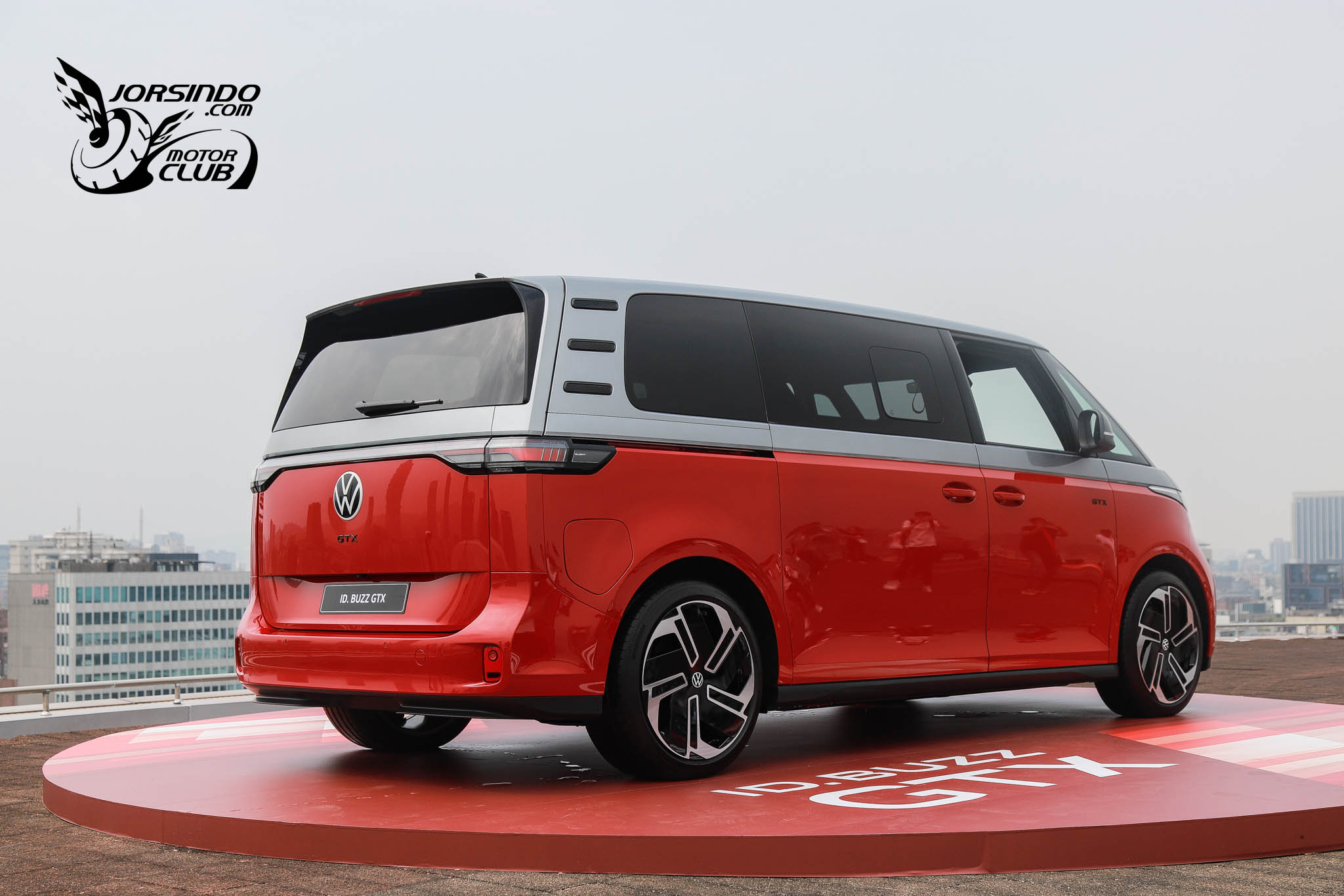 340PS熱血全家福、269.8萬起！福斯商旅ID. Buzz GTX國內上市6593|小老婆汽機車資訊網