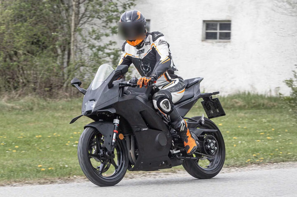 與 CFMOTO 共用料件？KTM RC490 曝光！7730|ktm,rc490,rc390小老婆汽機車資訊網