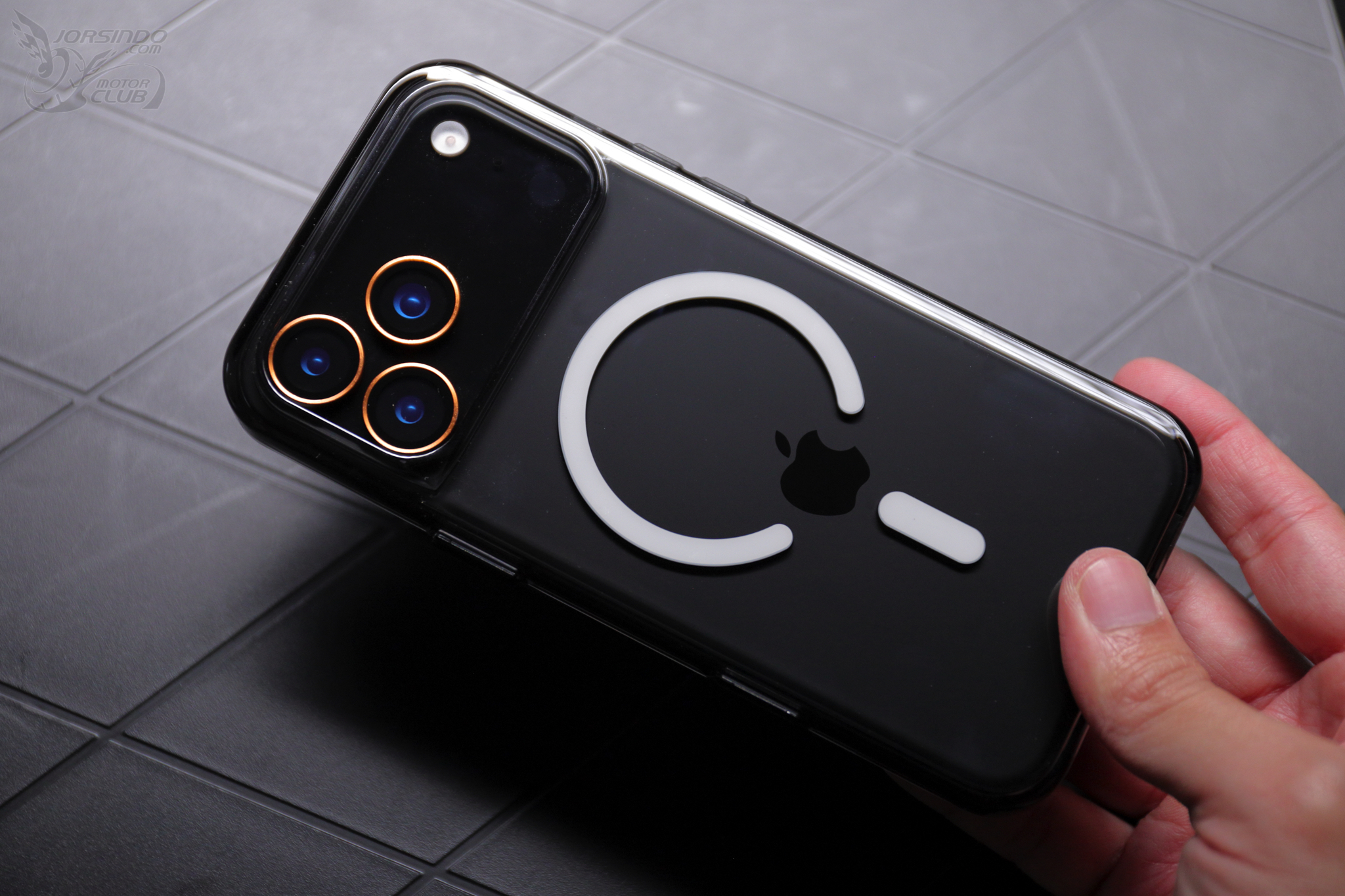 iPhone 17全方位防護首選!犀牛盾防摔手機殼/保護貼、支架推薦935|小老婆汽機車資訊網