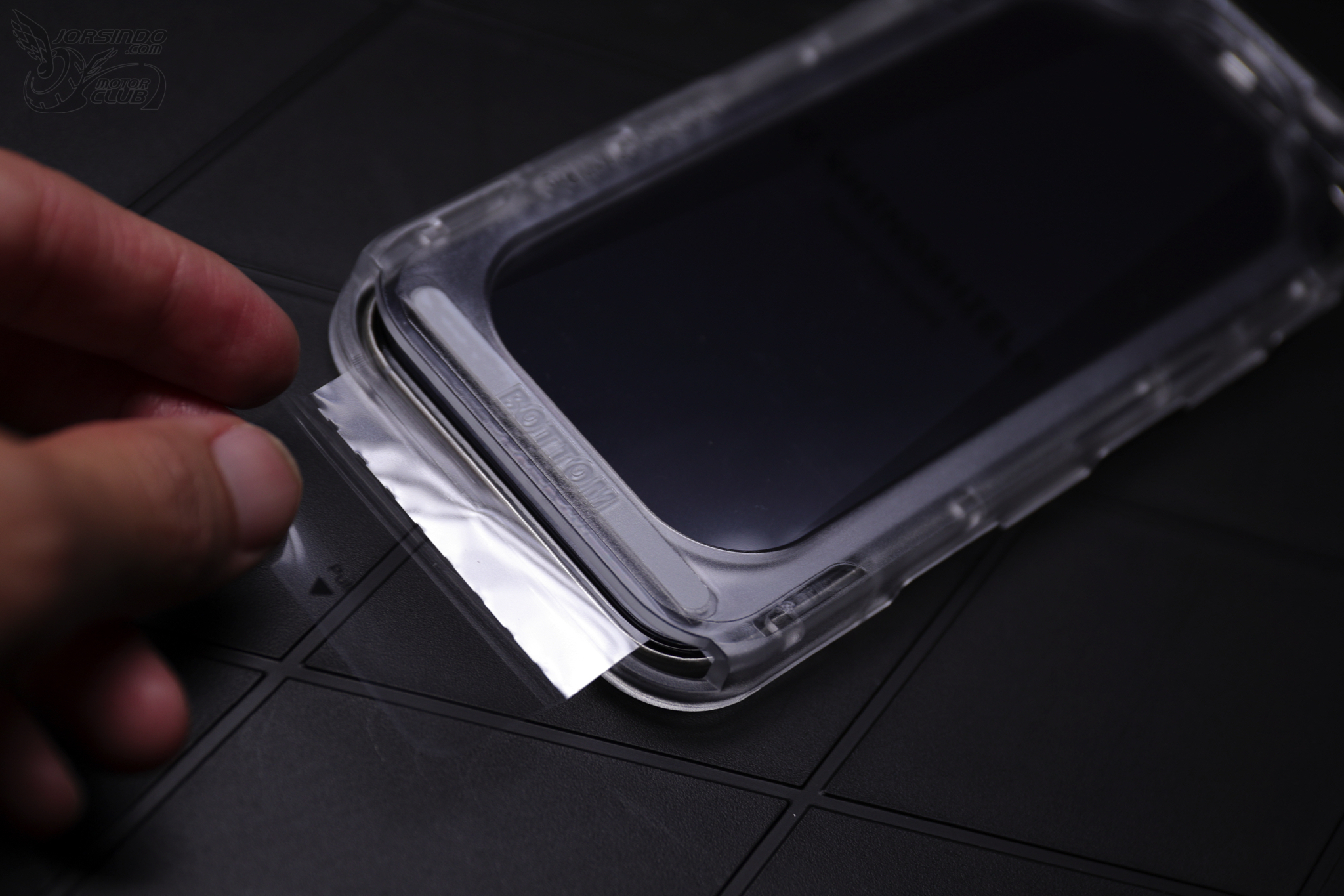 iPhone 17全方位防護首選!犀牛盾防摔手機殼/保護貼、支架推薦7030|小老婆汽機車資訊網
