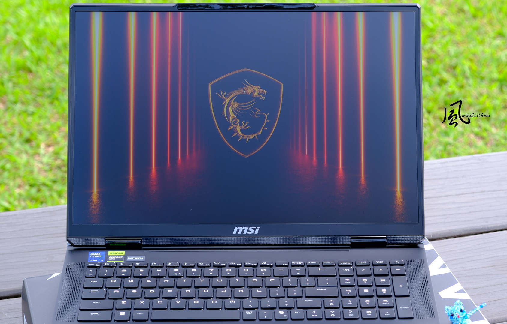 MSI旗艦級Titan 18 HX AI搭載285HX、5090、機械式鍵盤實測解析8611|小老婆汽機車資訊網