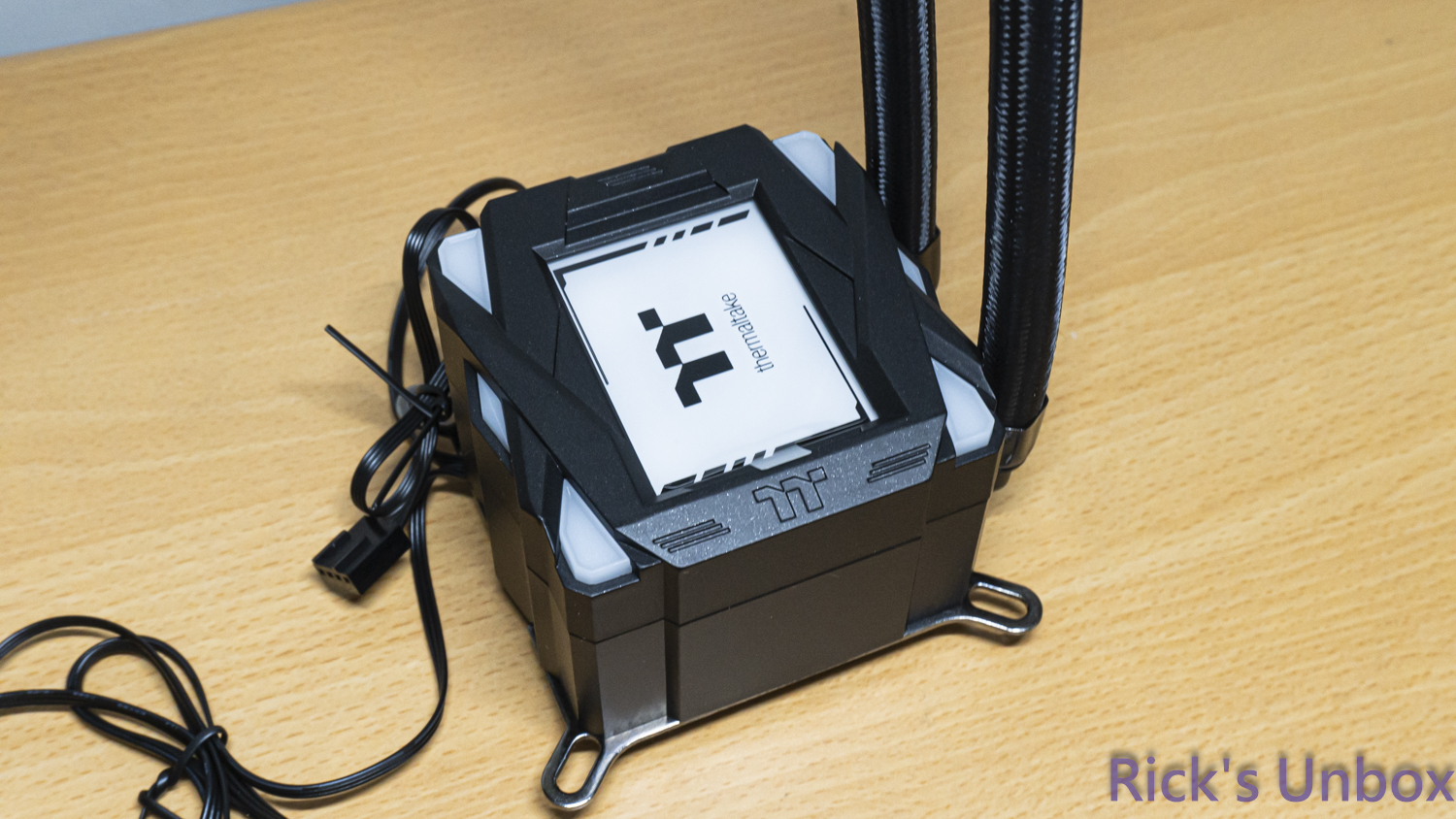【開箱】曜越平價RGB水冷 | Thermaltake LA360 ARGB SYNC9377|小老婆汽機車資訊網