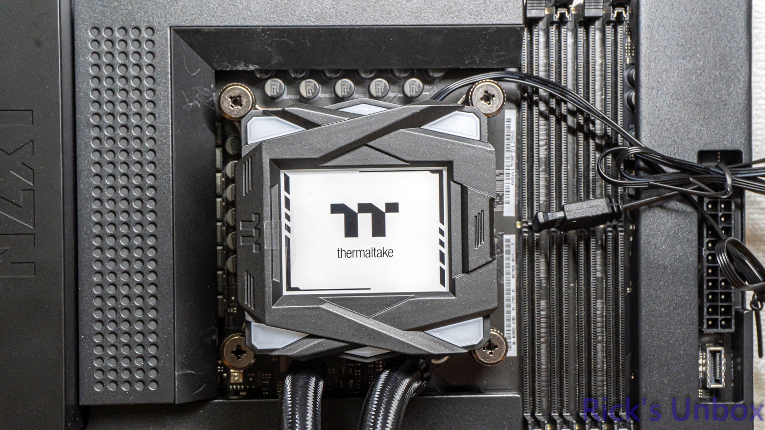 【開箱】曜越平價RGB水冷 | Thermaltake LA360 ARGB SYNC1830|小老婆汽機車資訊網