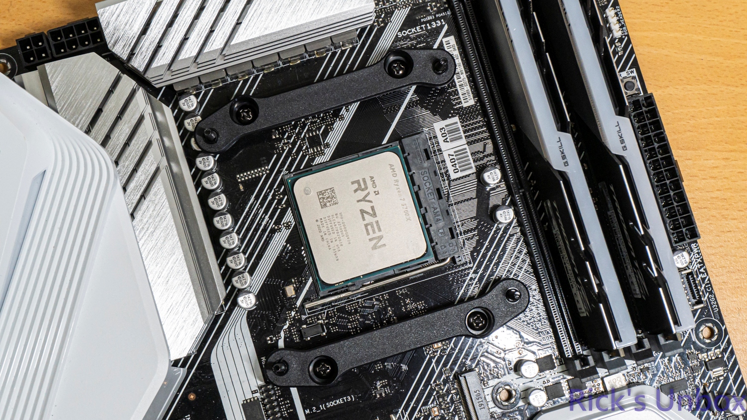 【開箱】曜越平價RGB水冷 | Thermaltake LA360 ARGB SYNC5507|小老婆汽機車資訊網