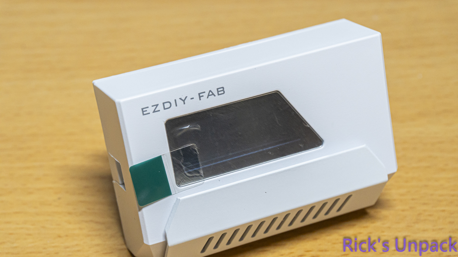 【開箱】為主機增加點綴 | EZDIY-FAB 24-PIN、12V-2x6 ADAPTER119|小老婆汽機車資訊網