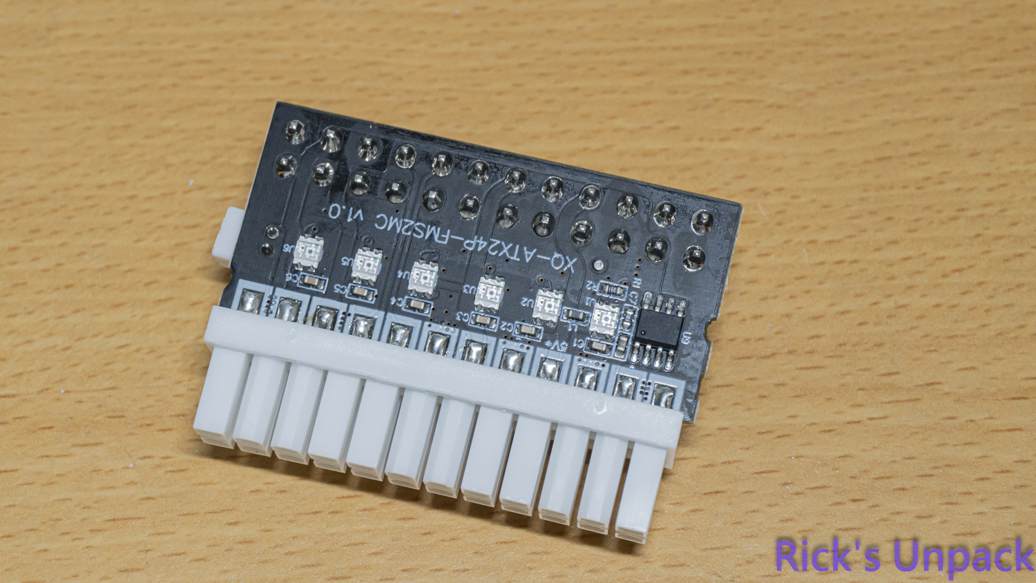 【開箱】為主機增加點綴 | EZDIY-FAB 24-PIN、12V-2x6 ADAPTER8403|小老婆汽機車資訊網