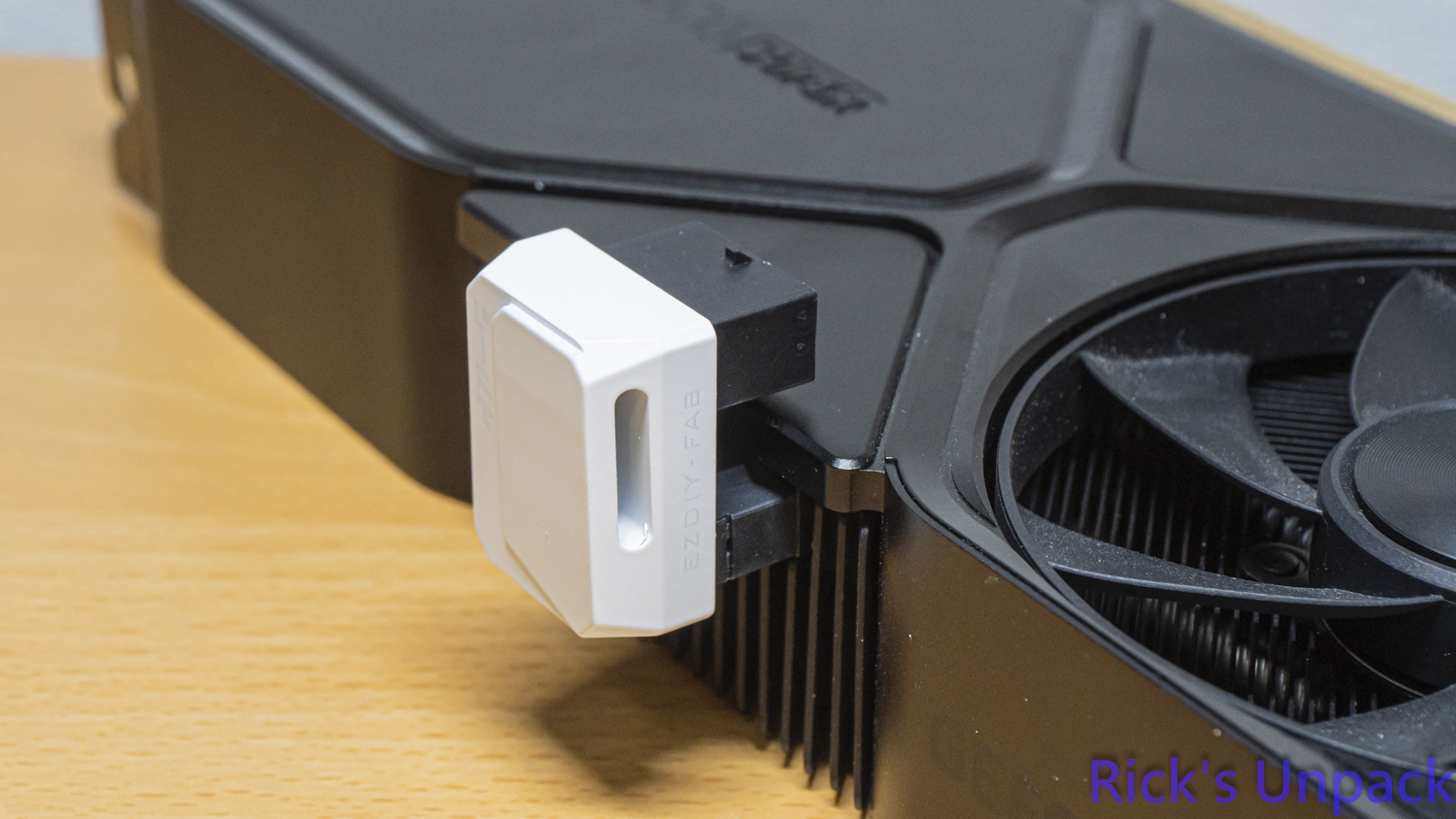 【開箱】為主機增加點綴 | EZDIY-FAB 24-PIN、12V-2x6 ADAPTER9856|小老婆汽機車資訊網
