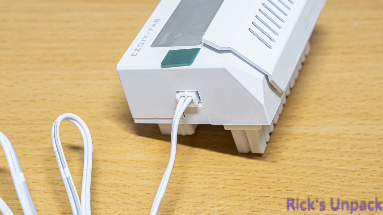 【開箱】為主機增加點綴 | EZDIY-FAB 24-PIN、12V-2x6 ADAPTER6468|小老婆汽機車資訊網