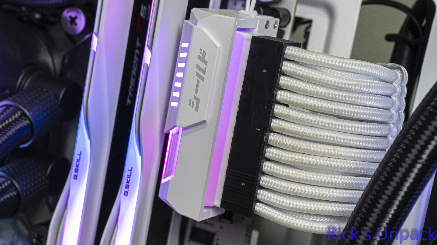 【開箱】為主機增加點綴 | EZDIY-FAB 24-PIN、12V-2x6 ADAPTER4538|小老婆汽機車資訊網
