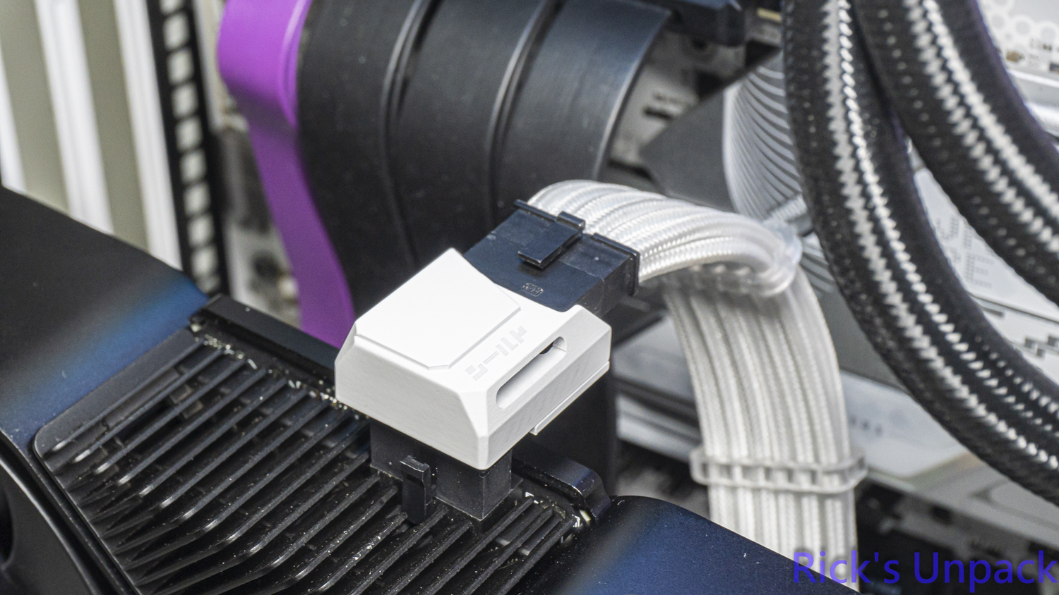 【開箱】為主機增加點綴 | EZDIY-FAB 24-PIN、12V-2x6 ADAPTER279|小老婆汽機車資訊網