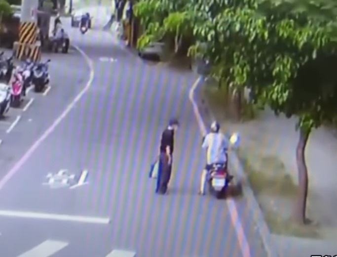 [轉貼]毀車詐財！疑拔電線再誆幫修理 索取2千元費用8708|小老婆汽機車資訊網