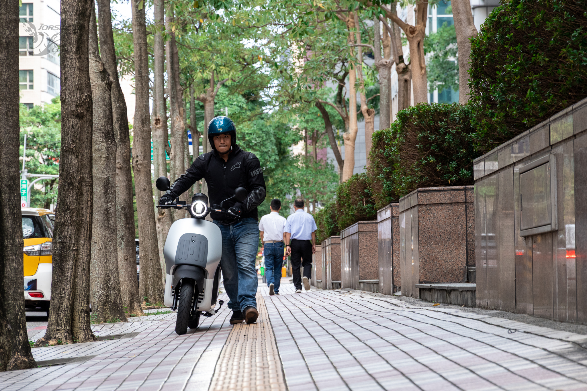 打破你對國民車的想像！Gogoro EZZY 500 試乘體驗1998|電動車,ezzy,ezzy500,gogoro,pbgn小老婆汽機車資訊網