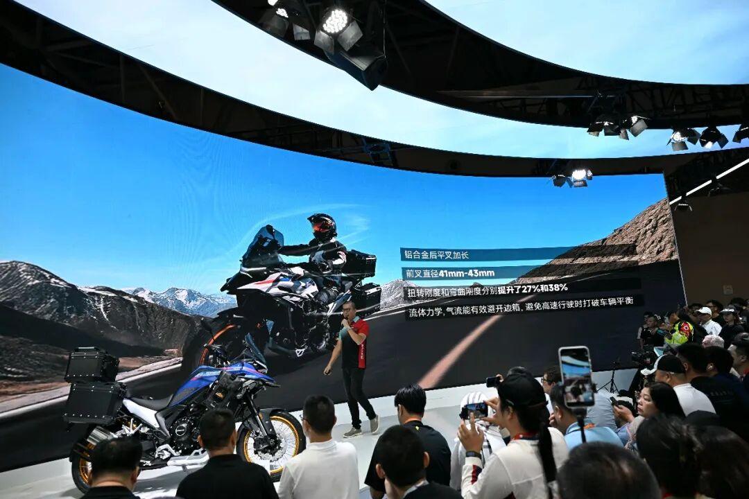 [大陆车讯]摩博会现场｜凯越 625X 全面进化，四缸仿赛 650RR...3552|小老婆汽機車資訊網