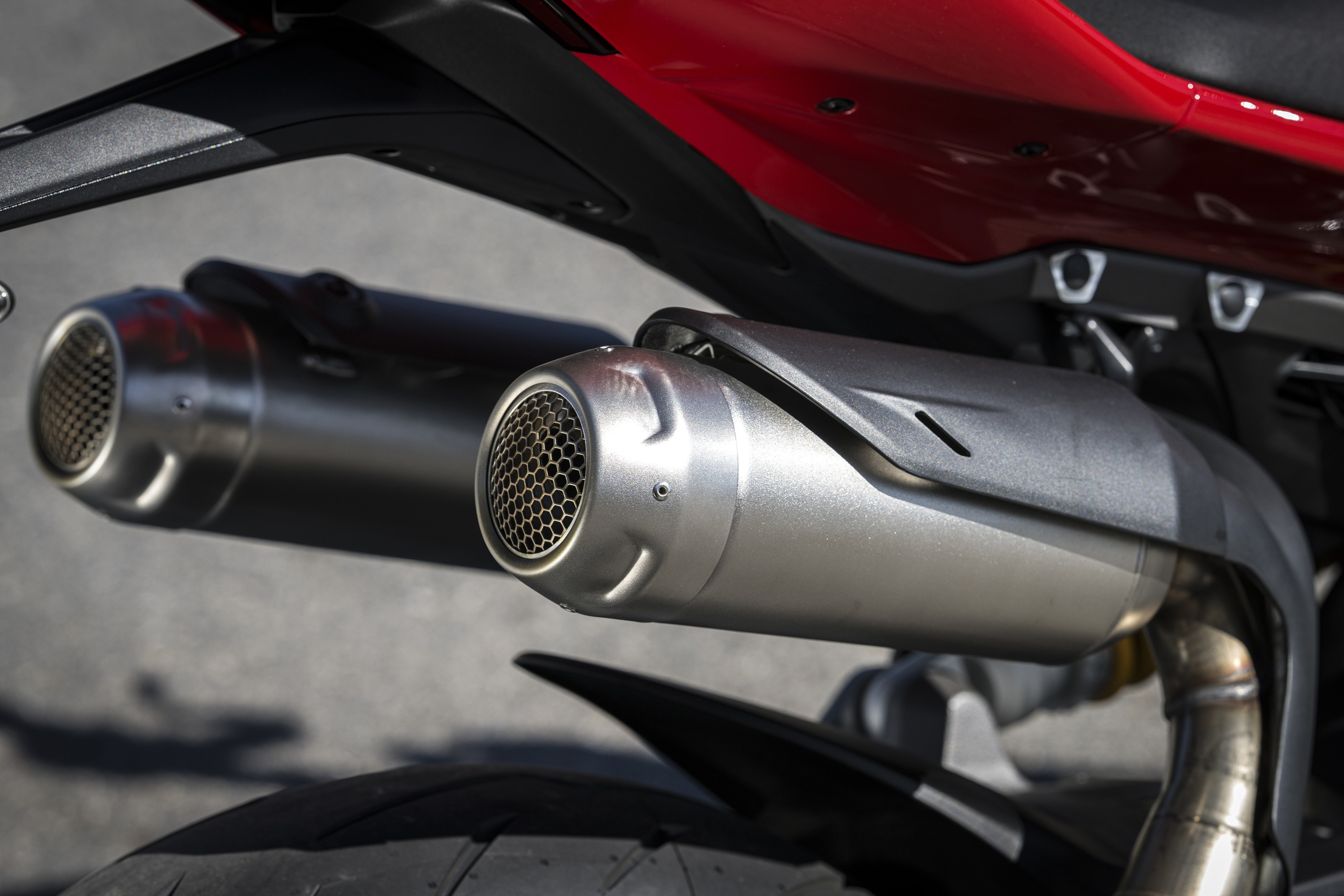 DUCATI STREETFIGHTER V2 S 街頭壞小子叛逆登台！755|小老婆汽機車資訊網