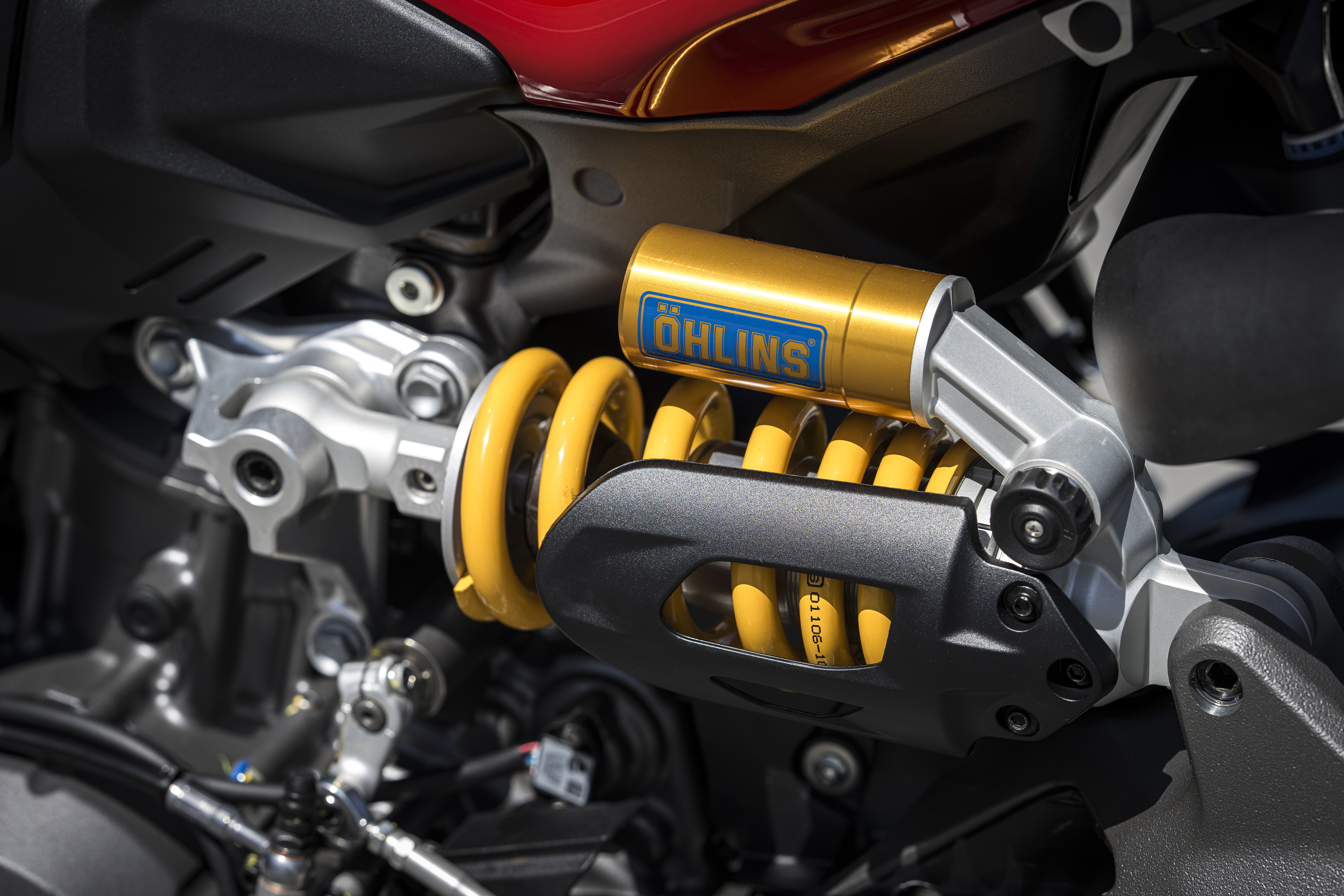 DUCATI STREETFIGHTER V2 S 街頭壞小子叛逆登台！938|小老婆汽機車資訊網