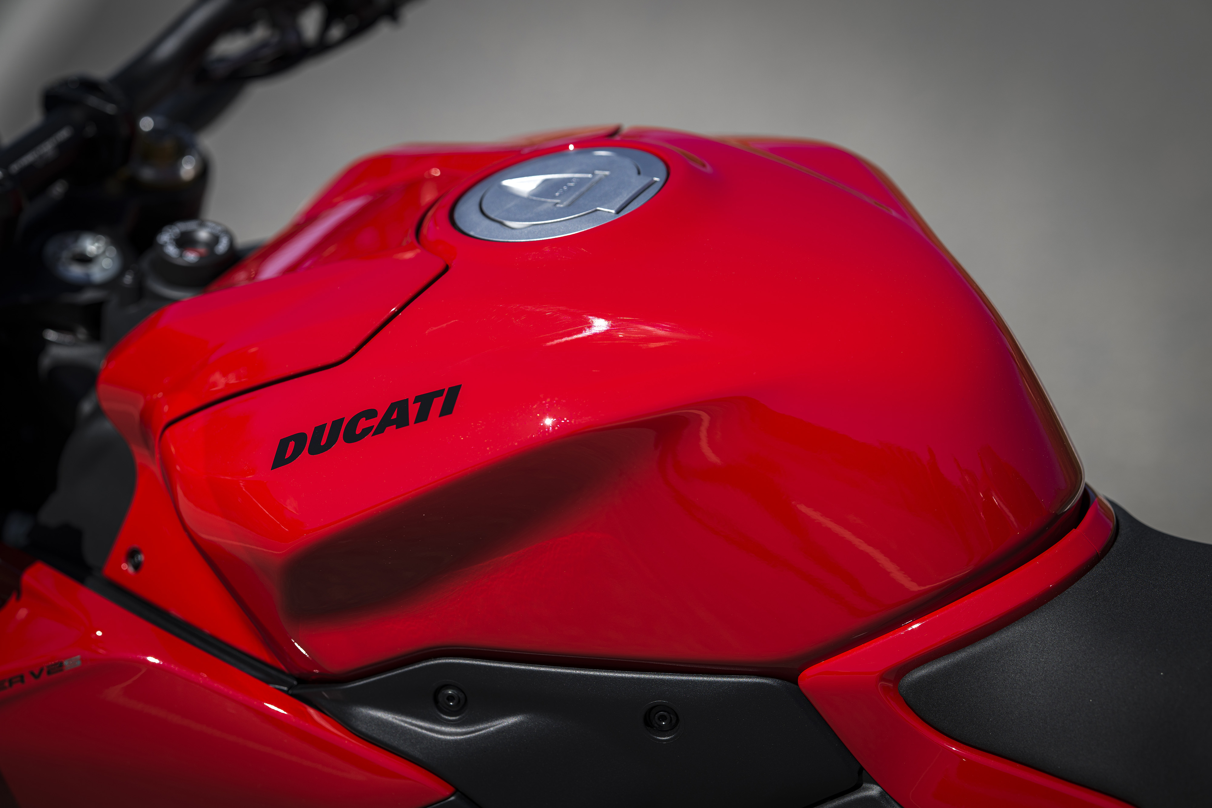 DUCATI STREETFIGHTER V2 S 街頭壞小子叛逆登台！9858|小老婆汽機車資訊網