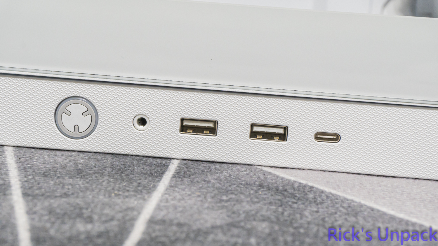 【開箱】賊船全景曲面 | CORSAIR FRAME 4500X LX-R RGB WHITE6703|小老婆汽機車資訊網