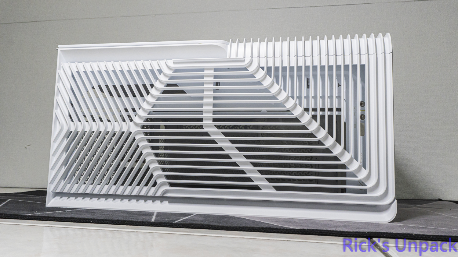 【開箱】賊船全景曲面 | CORSAIR FRAME 4500X LX-R RGB WHITE1502|小老婆汽機車資訊網