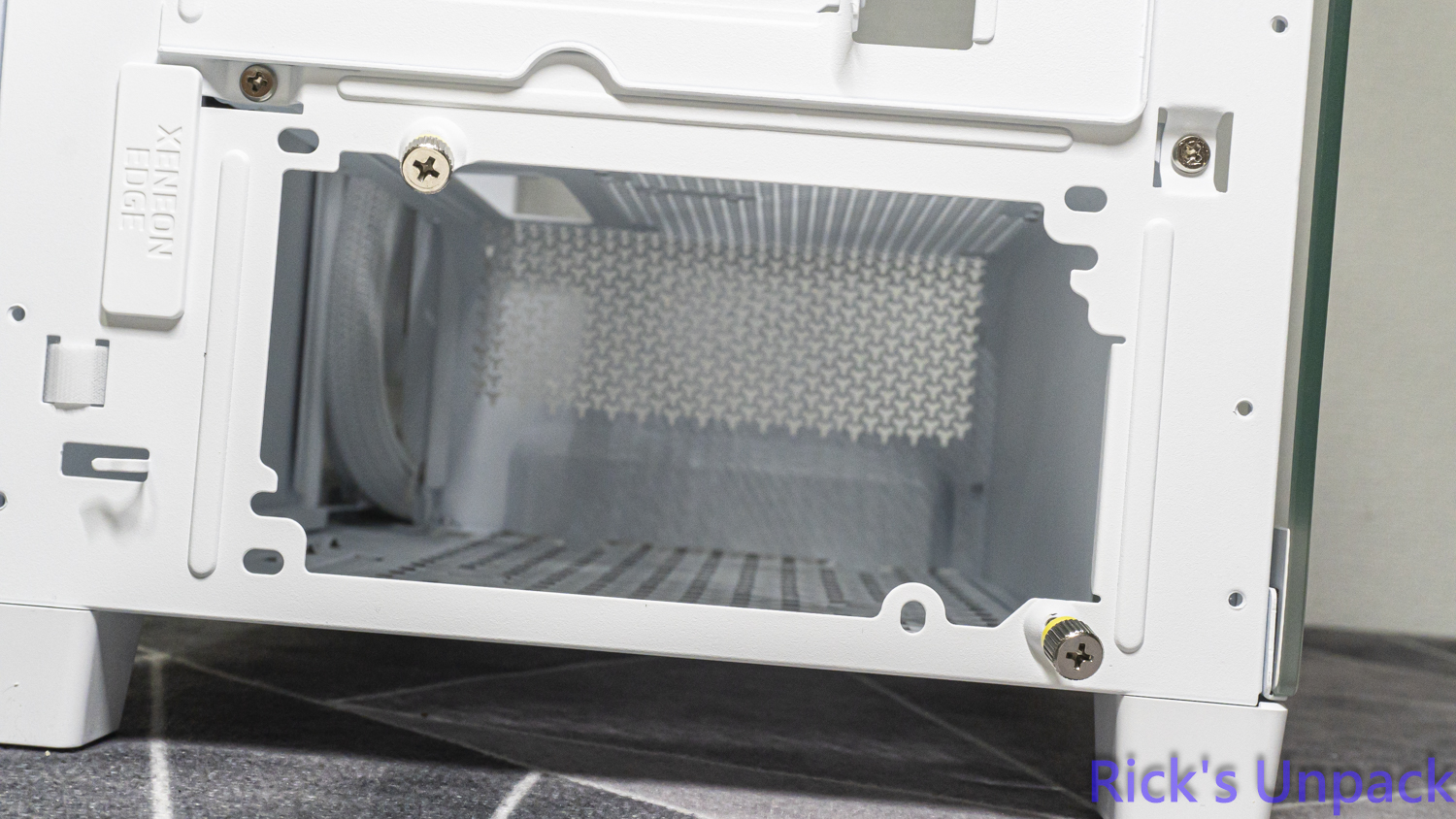 【開箱】賊船全景曲面 | CORSAIR FRAME 4500X LX-R RGB WHITE7314|小老婆汽機車資訊網