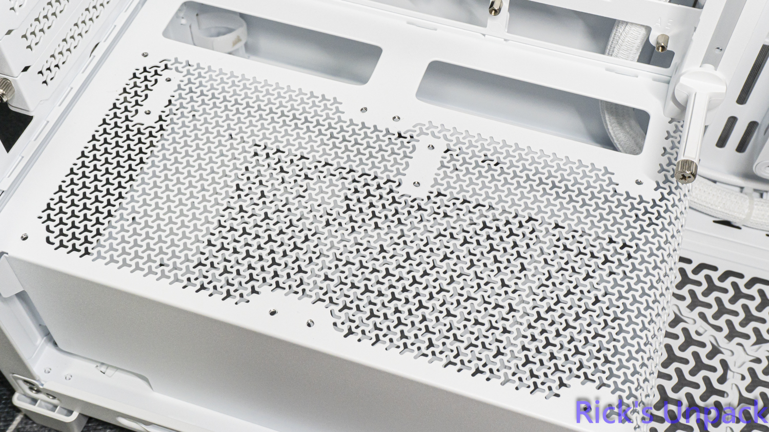 【開箱】賊船全景曲面 | CORSAIR FRAME 4500X LX-R RGB WHITE8807|小老婆汽機車資訊網