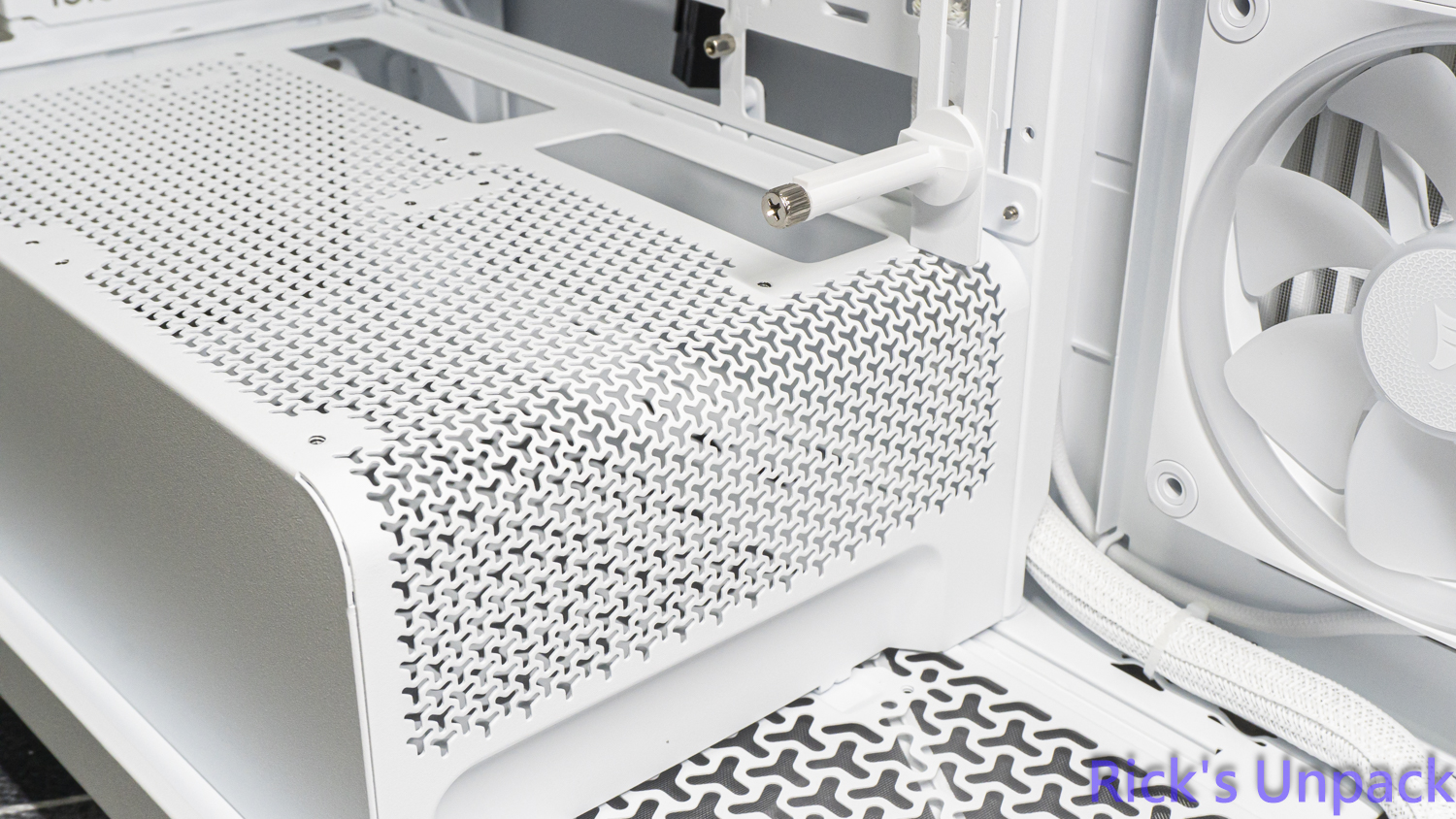 【開箱】賊船全景曲面 | CORSAIR FRAME 4500X LX-R RGB WHITE912|小老婆汽機車資訊網