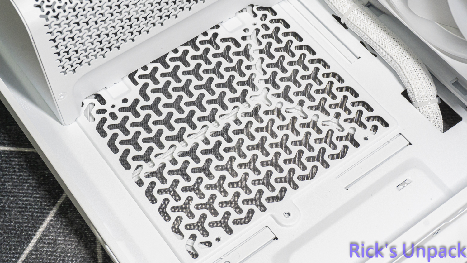 【開箱】賊船全景曲面 | CORSAIR FRAME 4500X LX-R RGB WHITE7350|小老婆汽機車資訊網