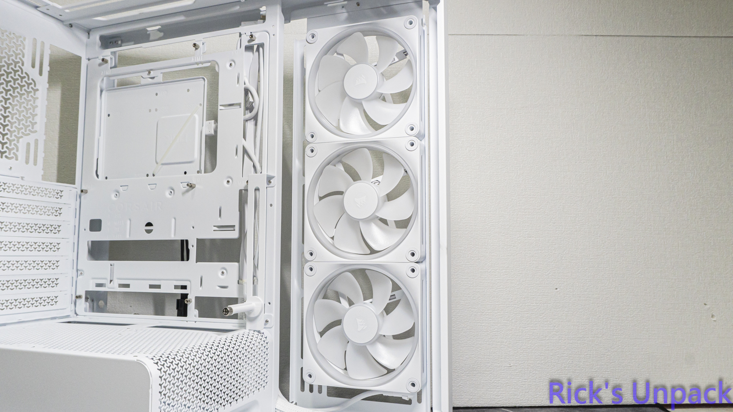 【開箱】賊船全景曲面 | CORSAIR FRAME 4500X LX-R RGB WHITE6094|小老婆汽機車資訊網