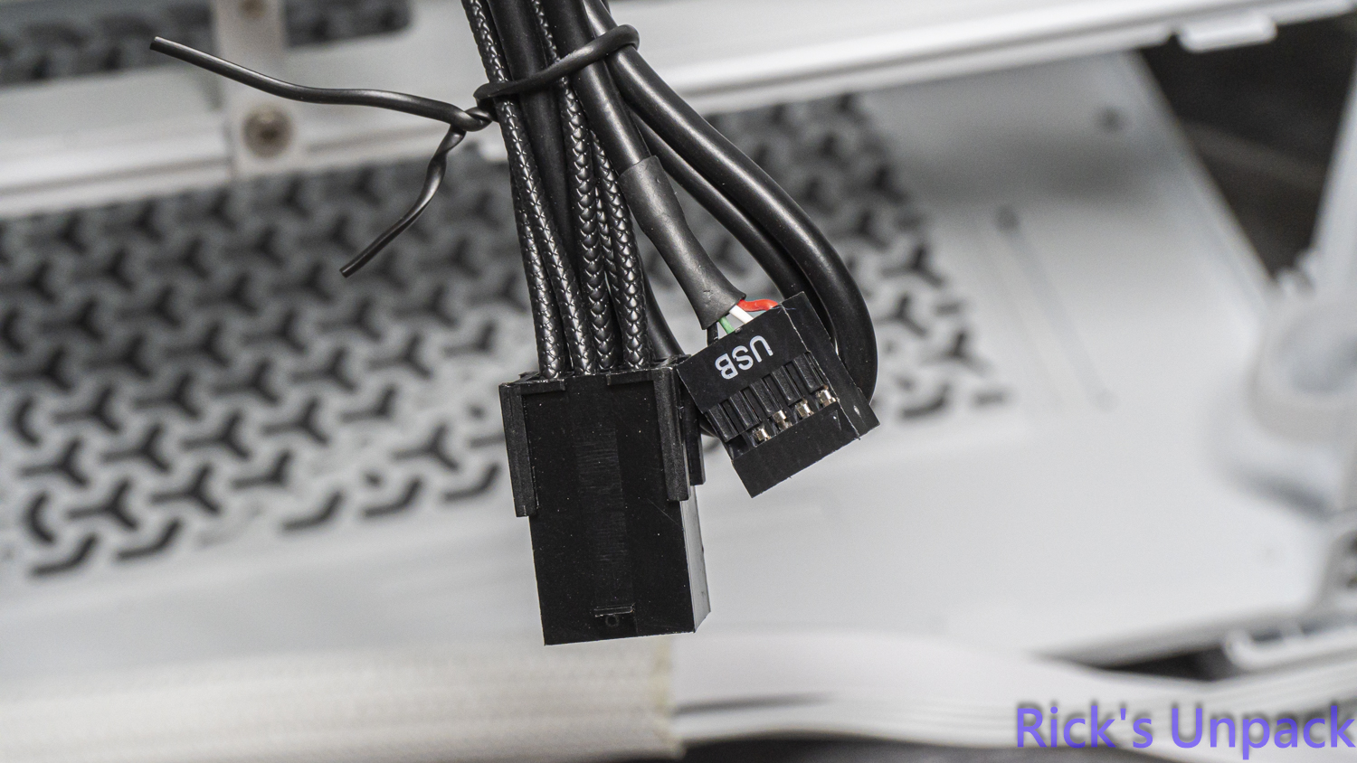 【開箱】賊船全景曲面 | CORSAIR FRAME 4500X LX-R RGB WHITE1655|小老婆汽機車資訊網
