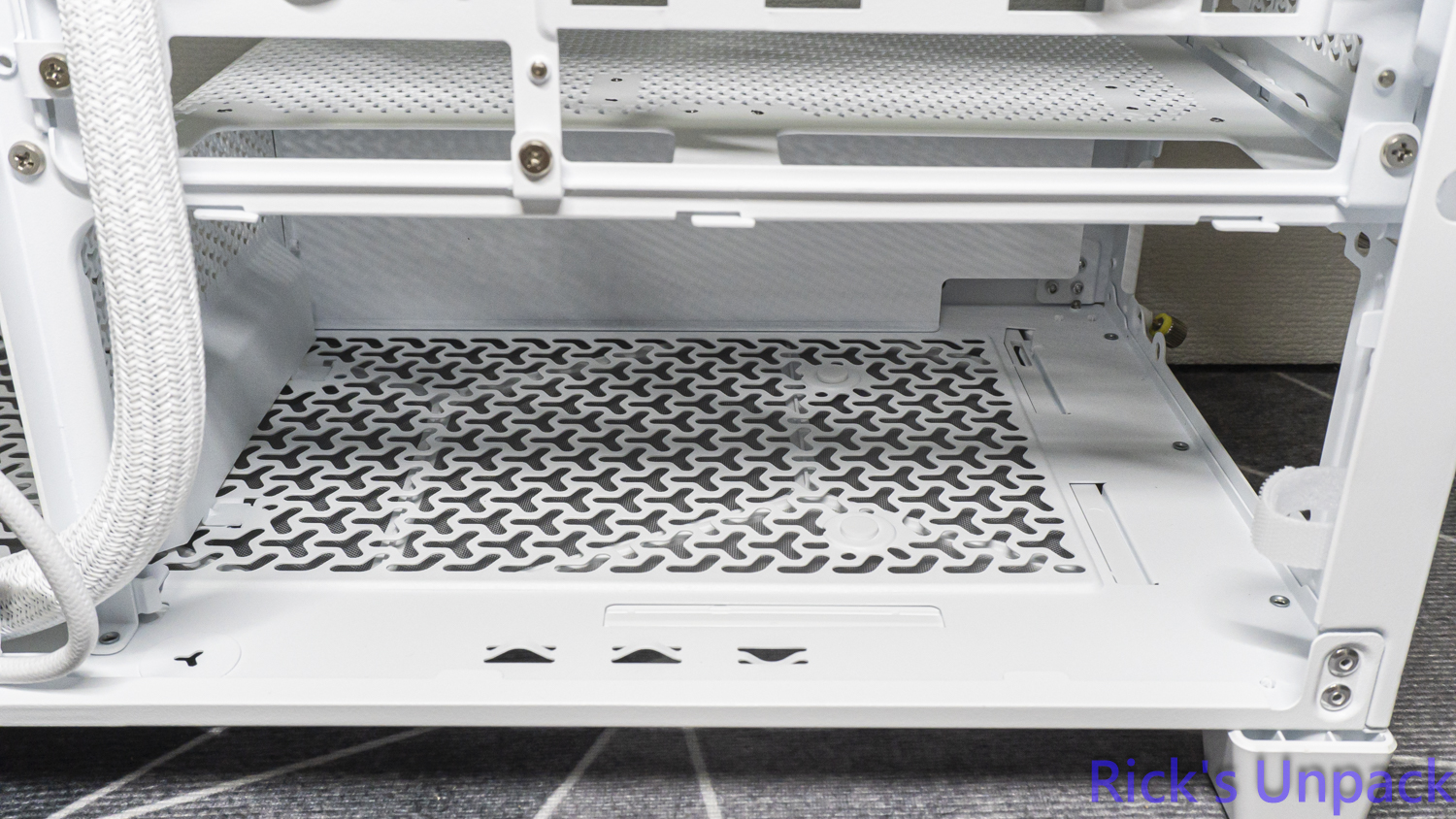 【開箱】賊船全景曲面 | CORSAIR FRAME 4500X LX-R RGB WHITE4726|小老婆汽機車資訊網