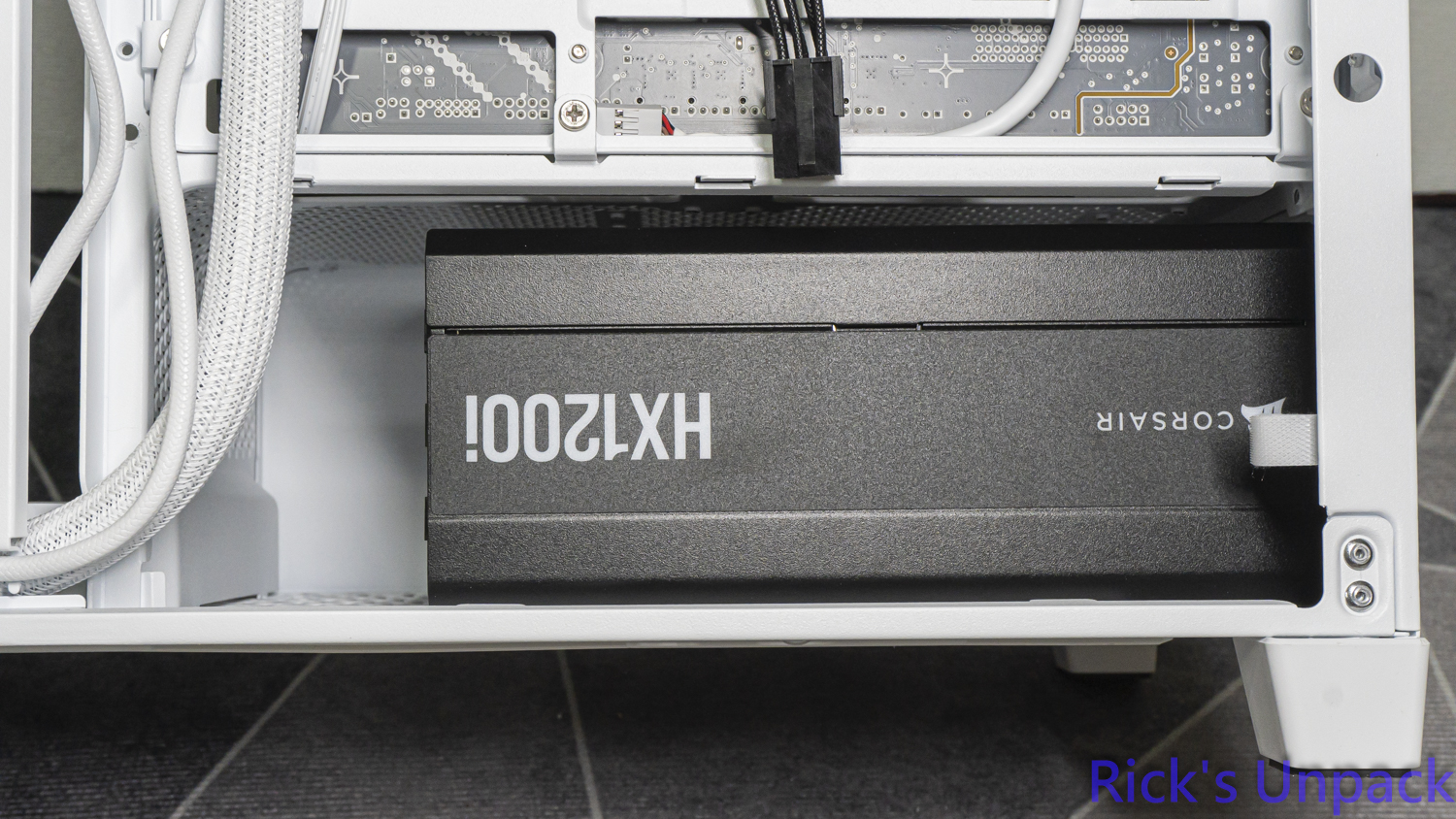 【開箱】賊船全景曲面 | CORSAIR FRAME 4500X LX-R RGB WHITE585|小老婆汽機車資訊網