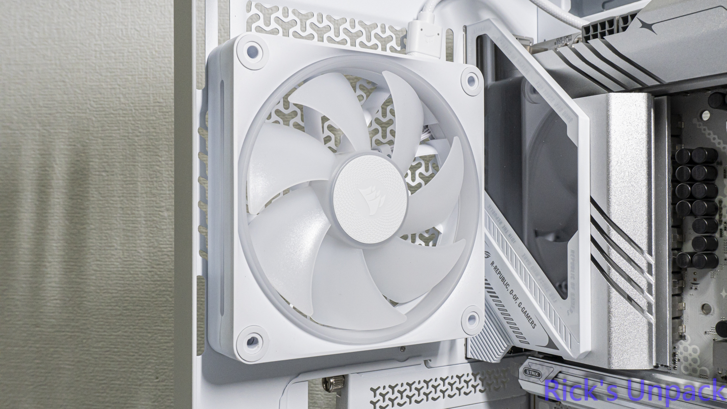 【開箱】賊船全景曲面 | CORSAIR FRAME 4500X LX-R RGB WHITE8248|小老婆汽機車資訊網