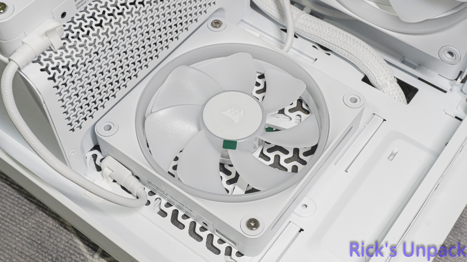 【開箱】賊船全景曲面 | CORSAIR FRAME 4500X LX-R RGB WHITE5008|小老婆汽機車資訊網