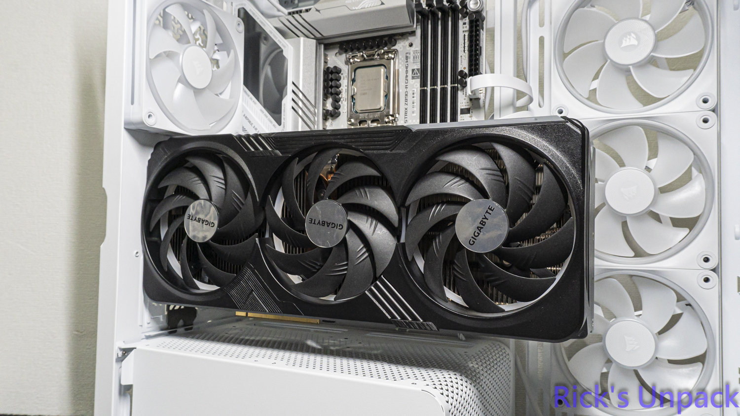 【開箱】賊船全景曲面 | CORSAIR FRAME 4500X LX-R RGB WHITE2672|小老婆汽機車資訊網