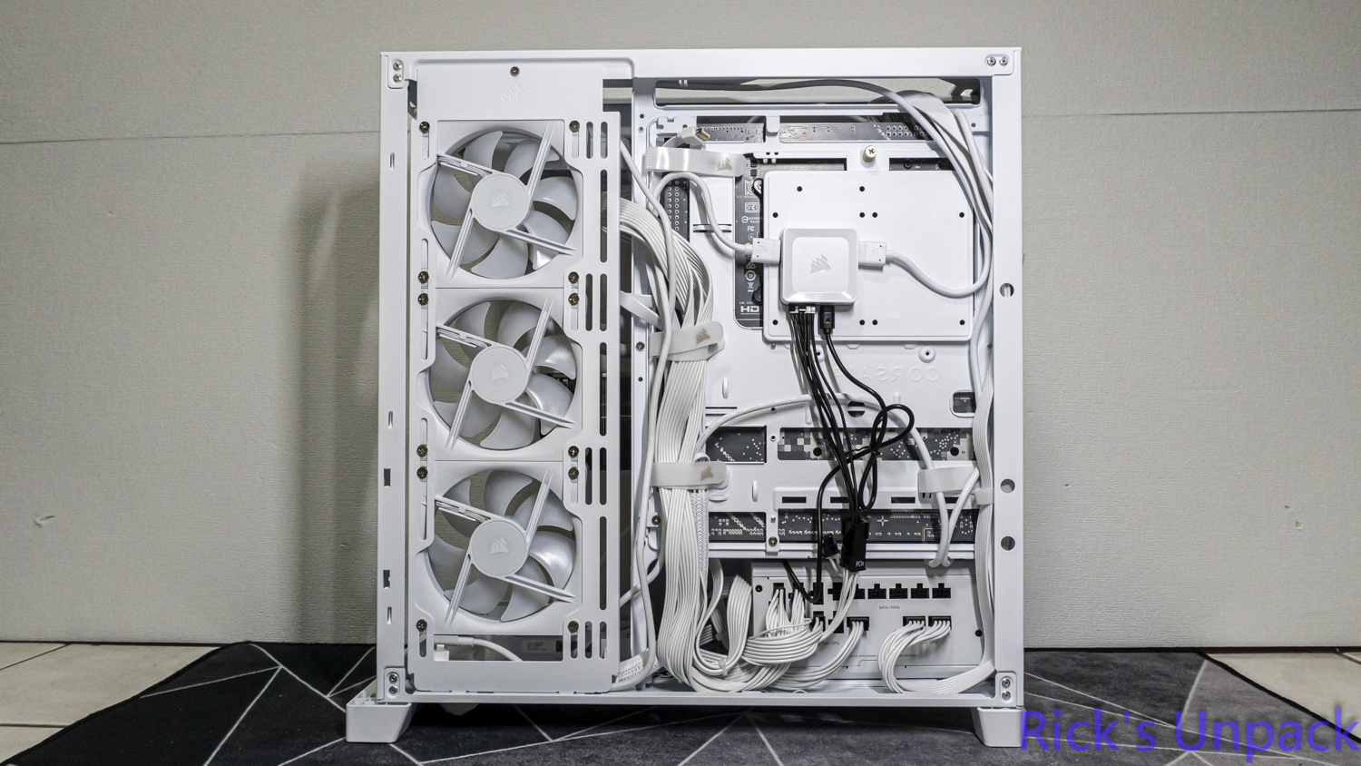 【開箱】賊船全景曲面 | CORSAIR FRAME 4500X LX-R RGB WHITE3224|小老婆汽機車資訊網