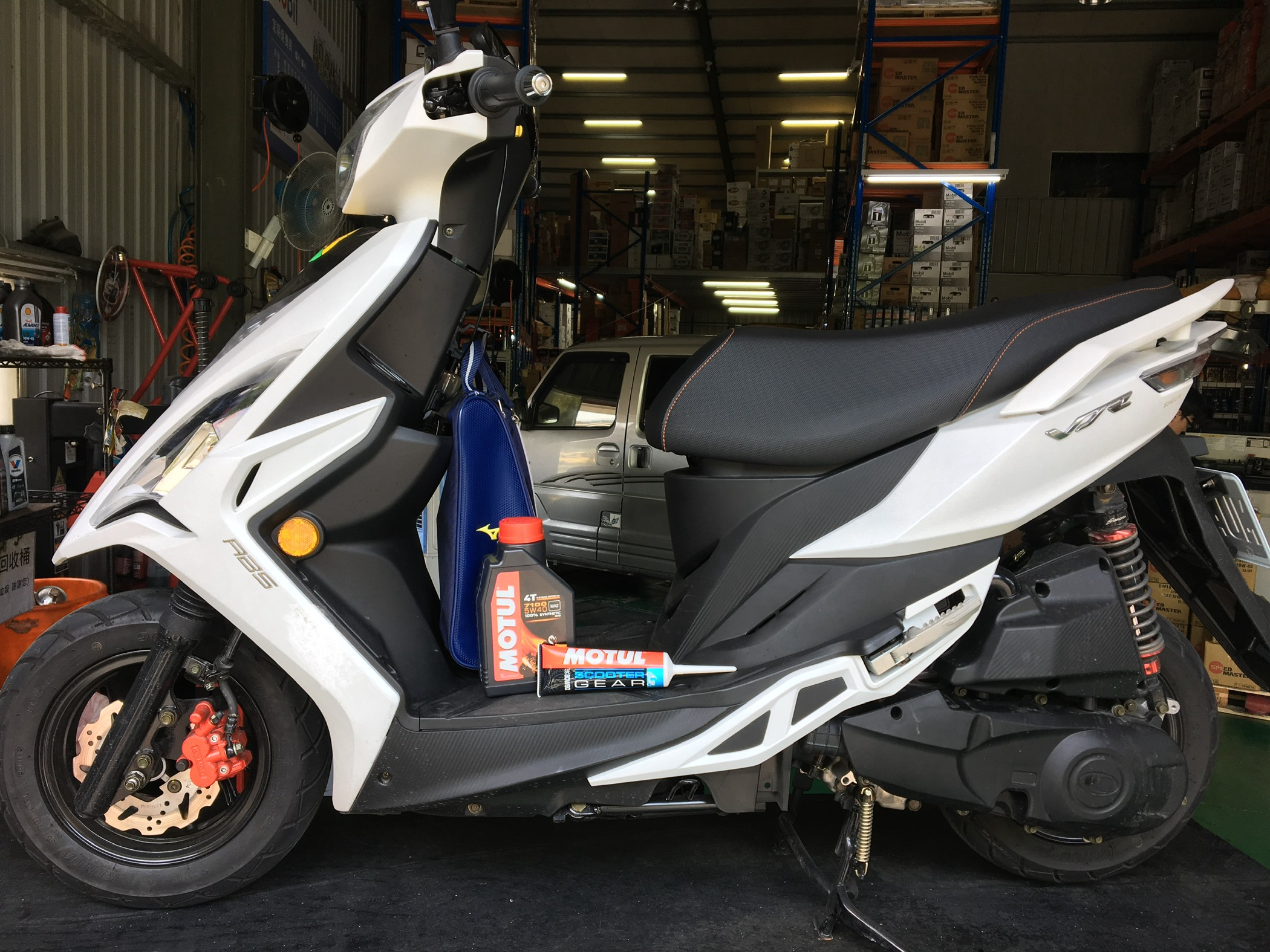 VJR125 ABS一路的改裝&amp;升級 Gmax對四卡鉗2900|小老婆汽機車資訊網