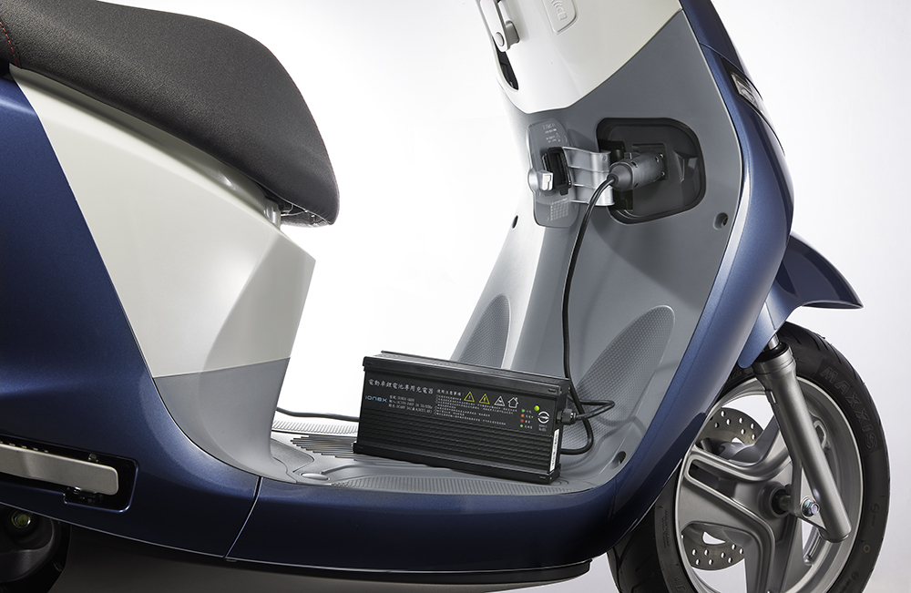 [官方新聞稿] 充換雙飛馳 Ionex 電車 i-One Fly Techno 登場3020|小老婆汽機車資訊網