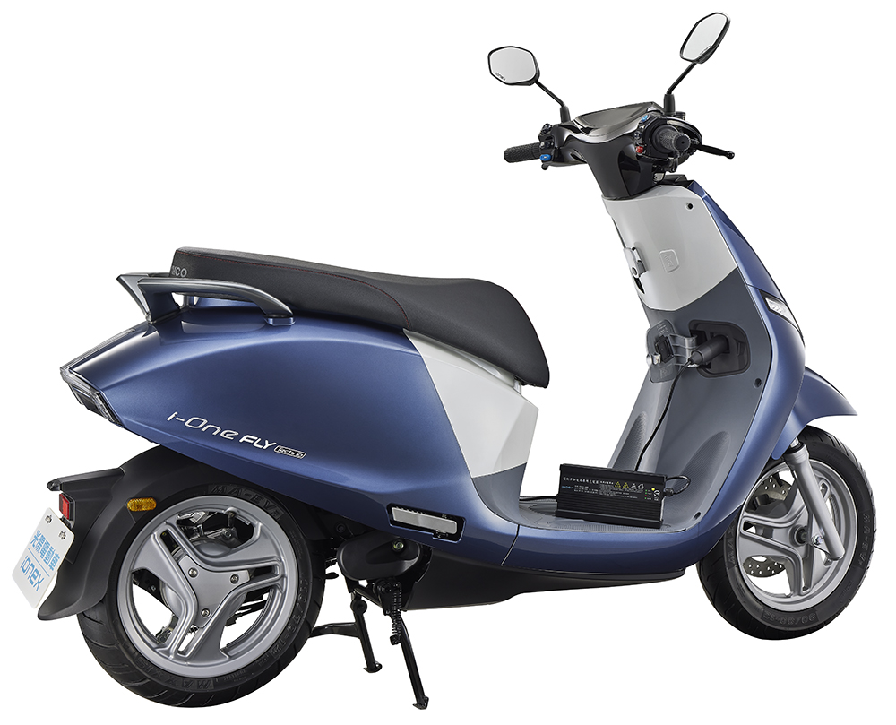 [官方新聞稿] 充換雙飛馳 Ionex 電車 i-One Fly Techno 登場9433|小老婆汽機車資訊網